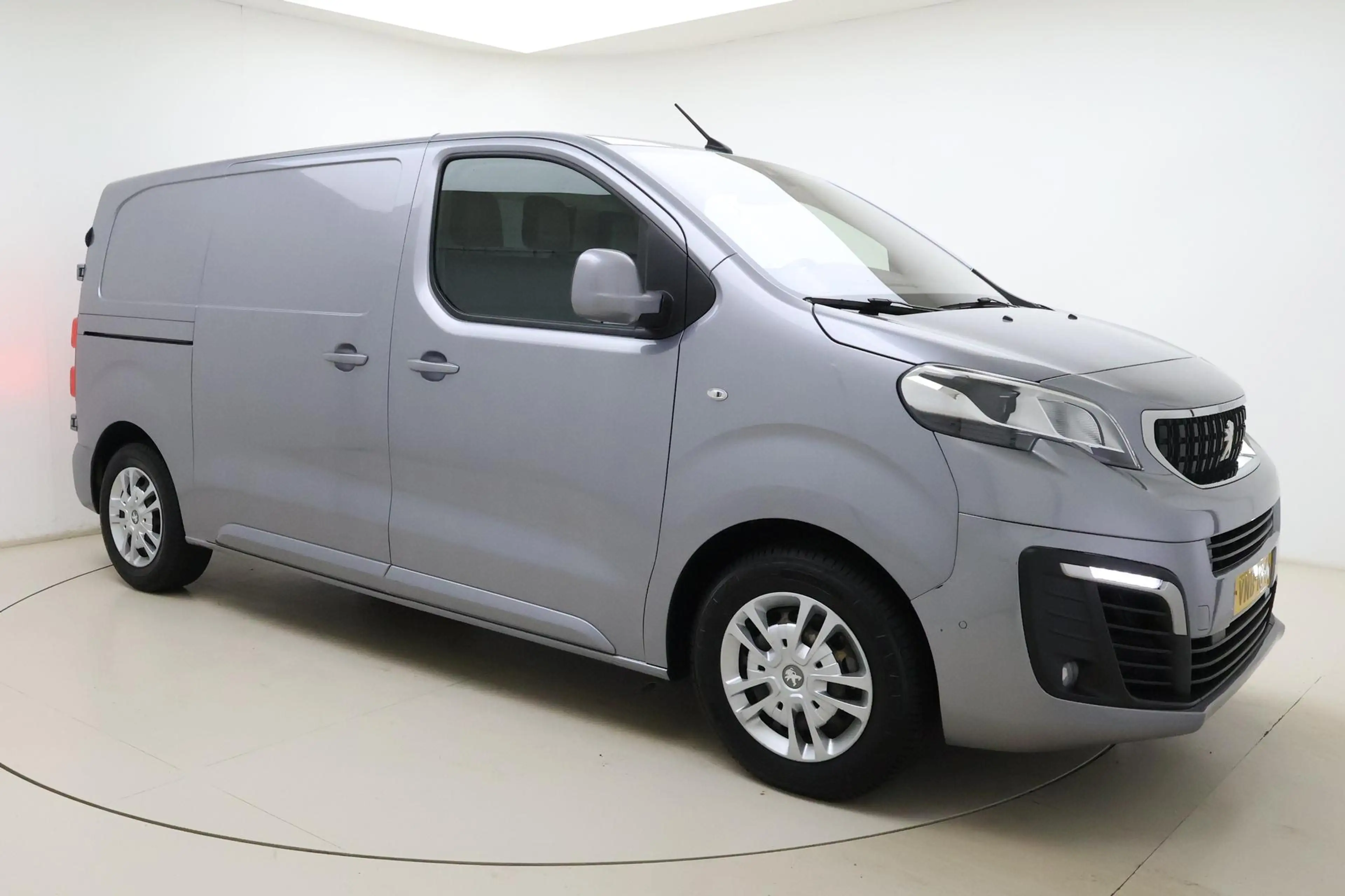 Peugeot Expert 2.0 BlueHDI 180pk Automaat Standard Asphalt | Navi — photo 8