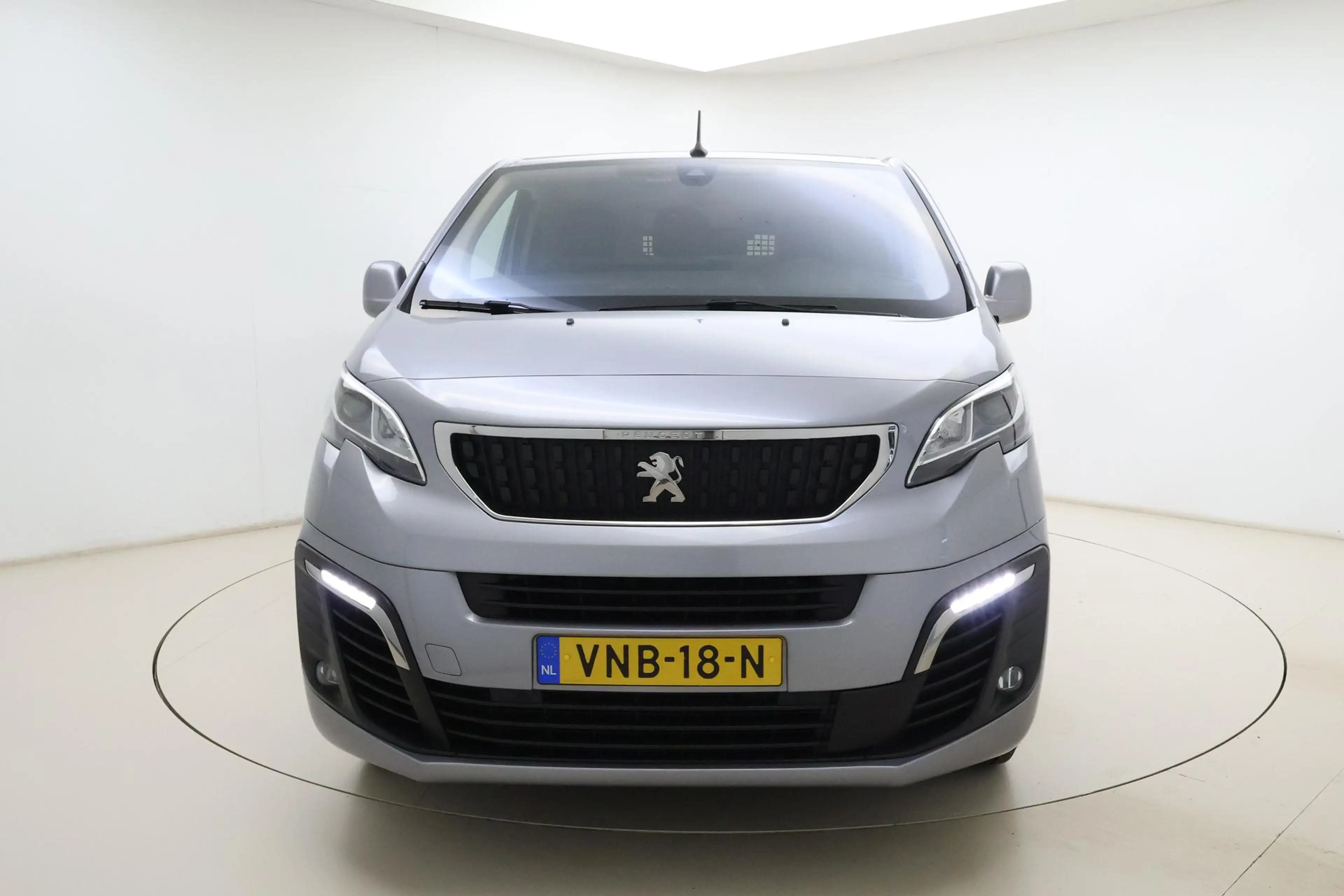 Peugeot Expert 2.0 BlueHDI 180pk Automaat Standard Asphalt | Navi — photo 6