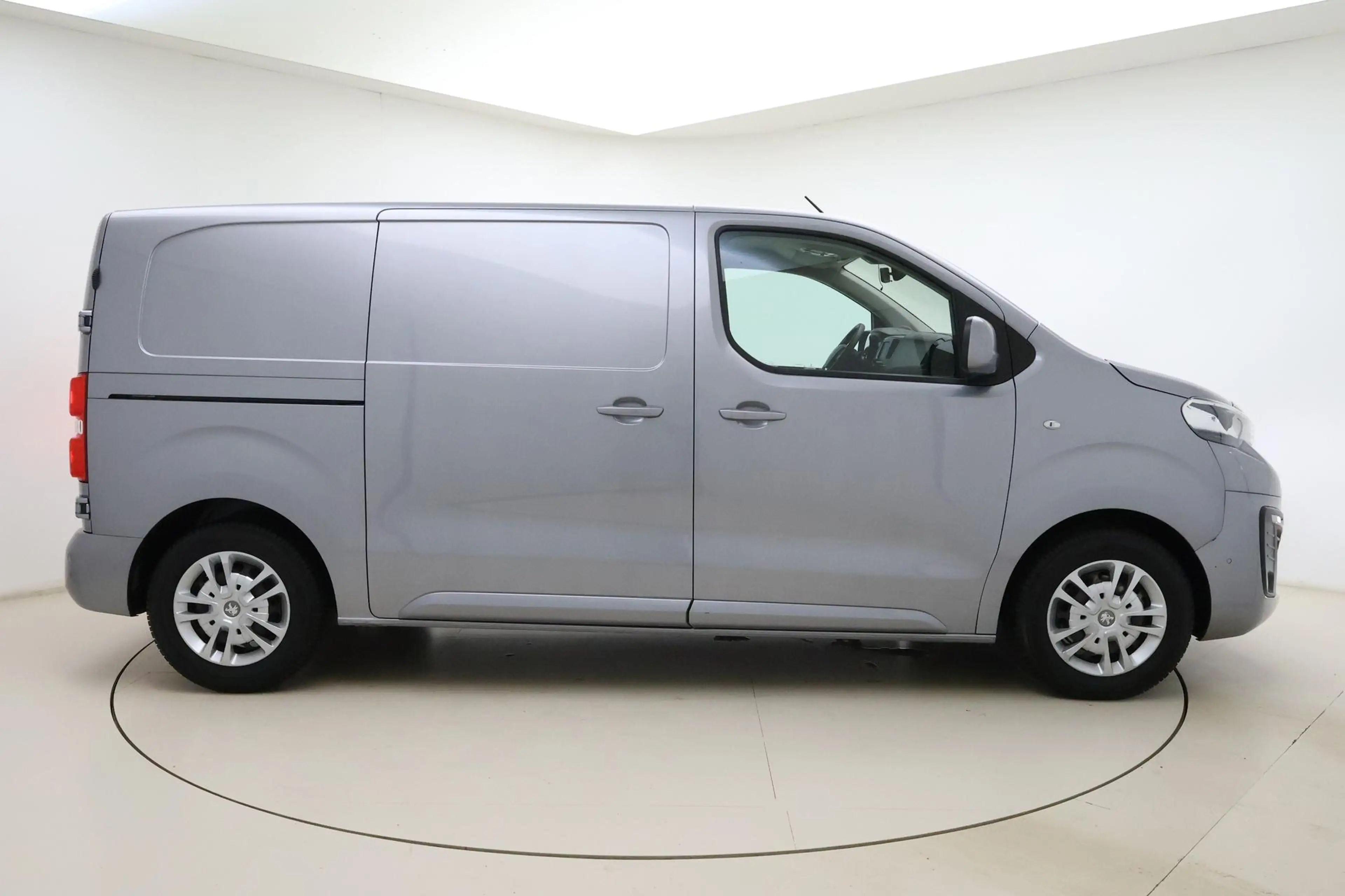 Peugeot Expert 2.0 BlueHDI 180pk Automaat Standard Asphalt | Navi — photo 9