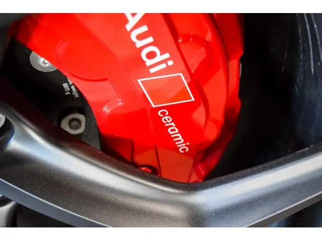 Audi RS Q8 view 27