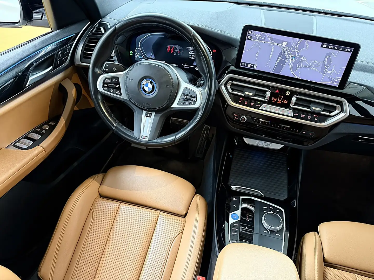 BMW iX3 M 73,8kWh Sport Weiß - 2