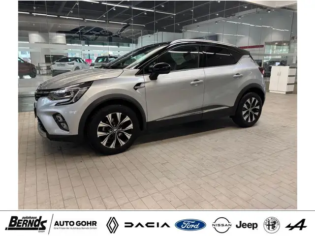 Renault Captur TCe Mild Hybrid 140 GPF TECHNO FAST TRACK