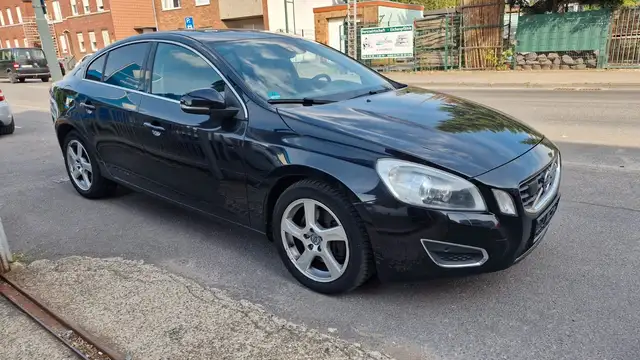 Volvo S60 view 5