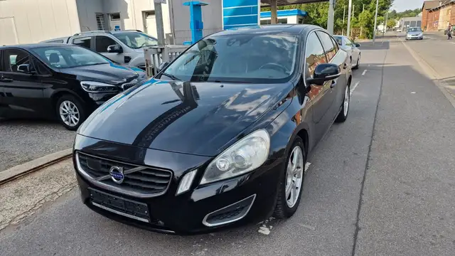 Volvo S60 view 4