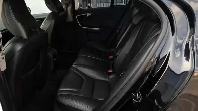 Volvo S60 view 15