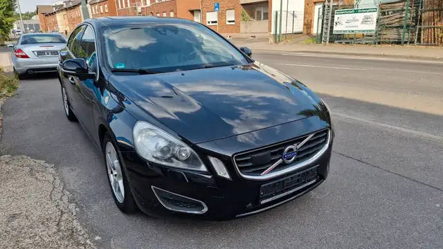 Volvo S60 view 8