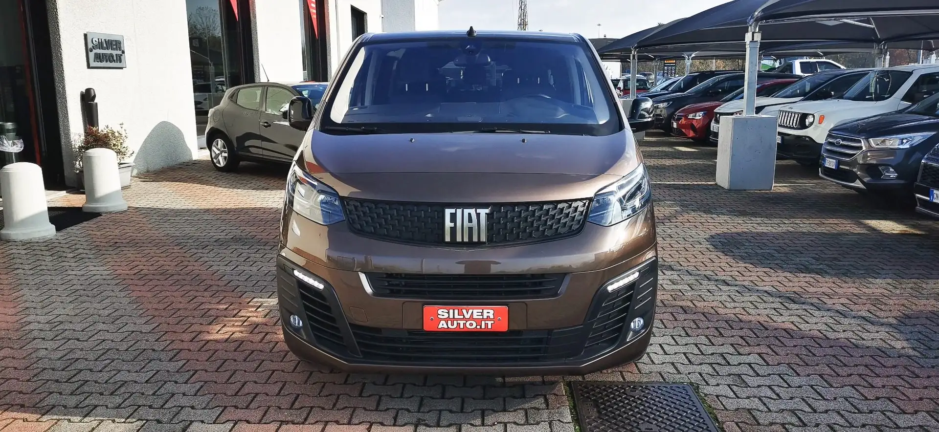 Fiat E-Ulysse 136 CV 75kWh Long Lounge Бронзовий - 2