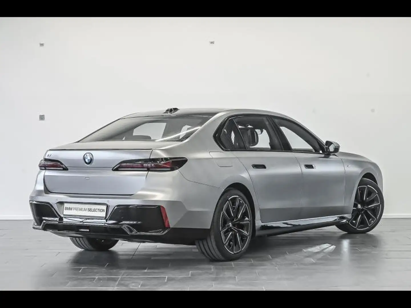 BMW i7 FROZEN GREY - M SPORT Gri - 2