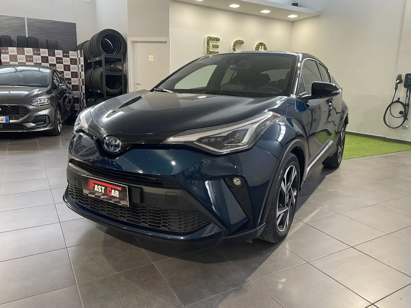 Toyota C-HR 1.8 Hybrid E-CVT Lounge Blau - 1