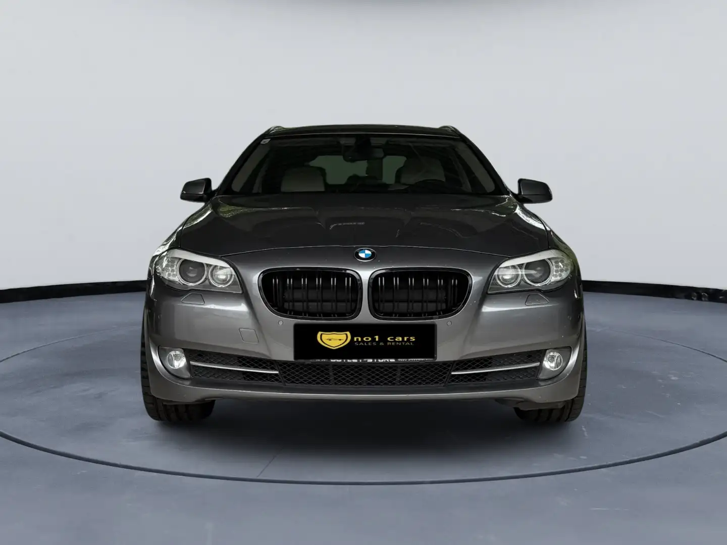 BMW 530 530 d xDrive Grau - 2