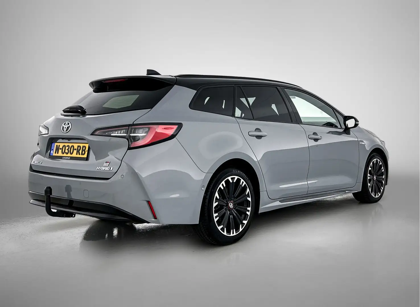 Toyota Corolla Touring Sports 1.8 Hybrid GR-Sport | Stoelverwarmi Grijs - 2