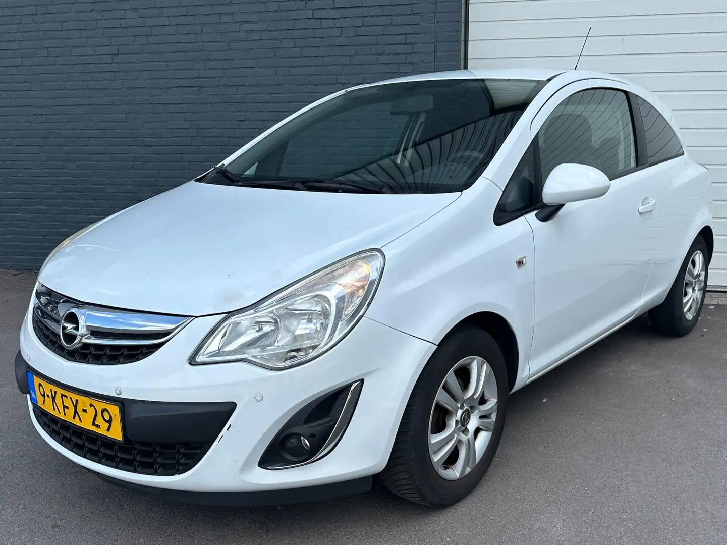 Opel Corsa 1.2-16V Berlin NWEAPK/AIRCO/CRUISE/PDC/LMV/ORGNL Wit - 2