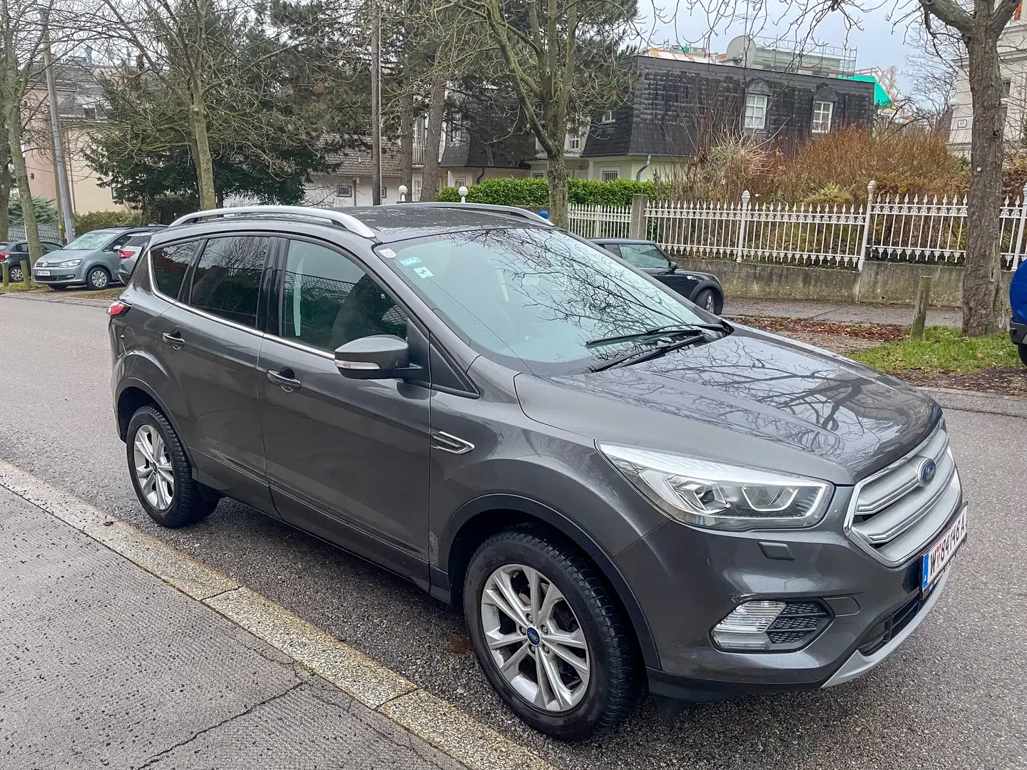 Ford Kuga 1,5 TDCi Titanium - Erstbesitz - Pickerl 2026/07 Grau - 2