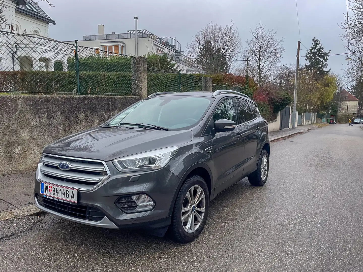 Ford Kuga 1,5 TDCi Titanium - Erstbesitz - Pickerl 2026/07 Grau - 1