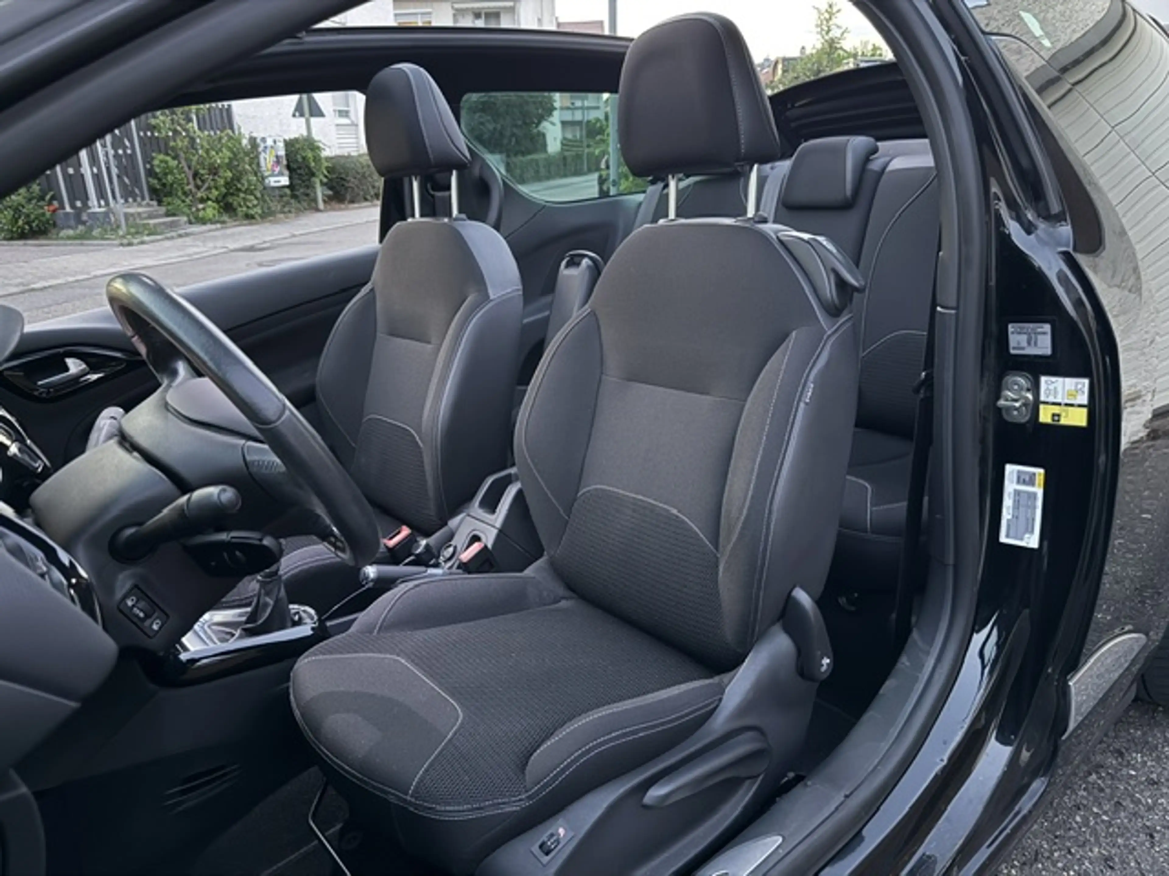 Citroen DS3 Cabrio SoChic 1.2l Klimaautomatik Sitzheizung Rückfahrkamera — photo 11