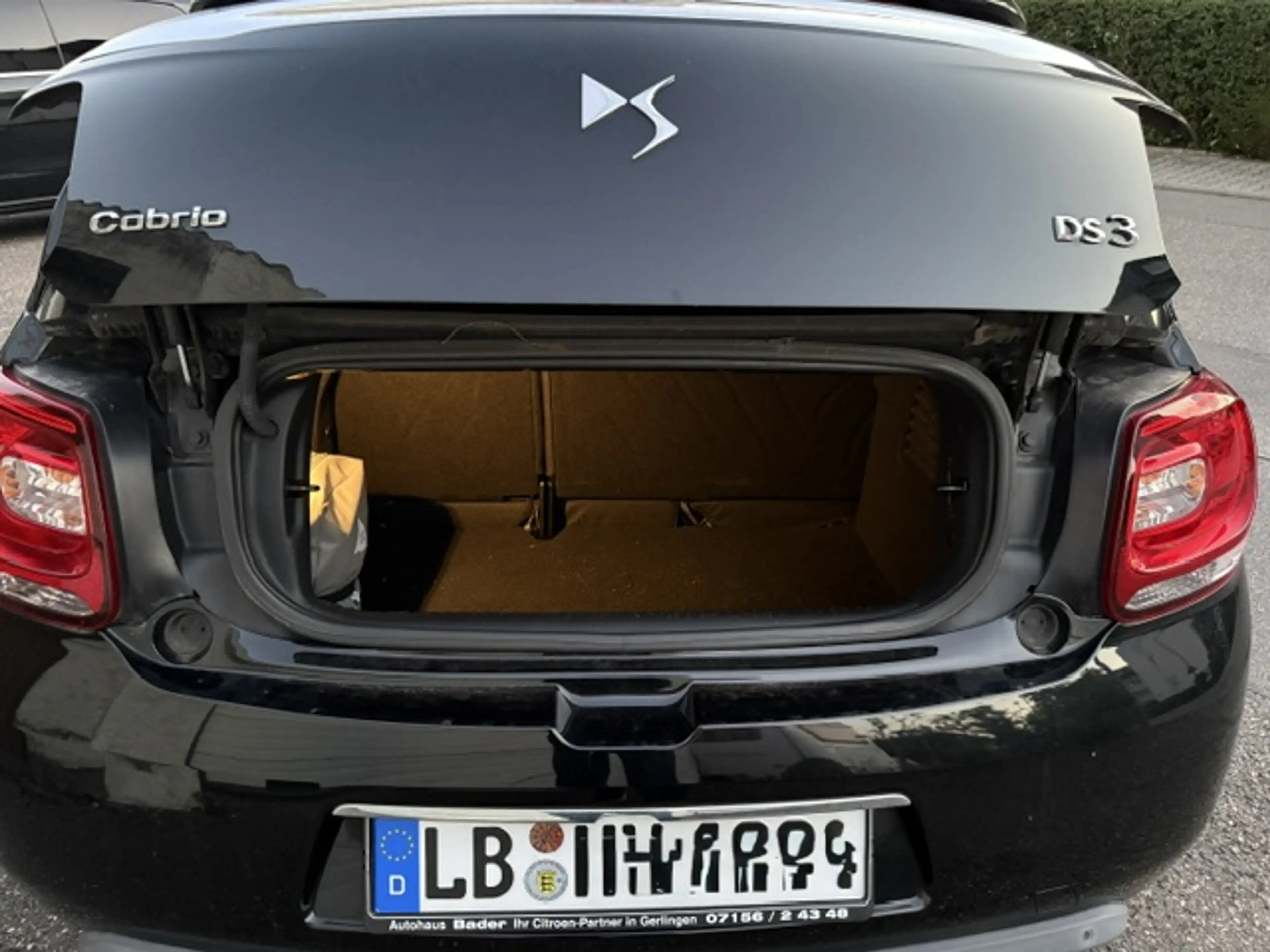 Citroen DS3 Cabrio SoChic 1.2l Klimaautomatik Sitzheizung Rückfahrkamera — photo 7