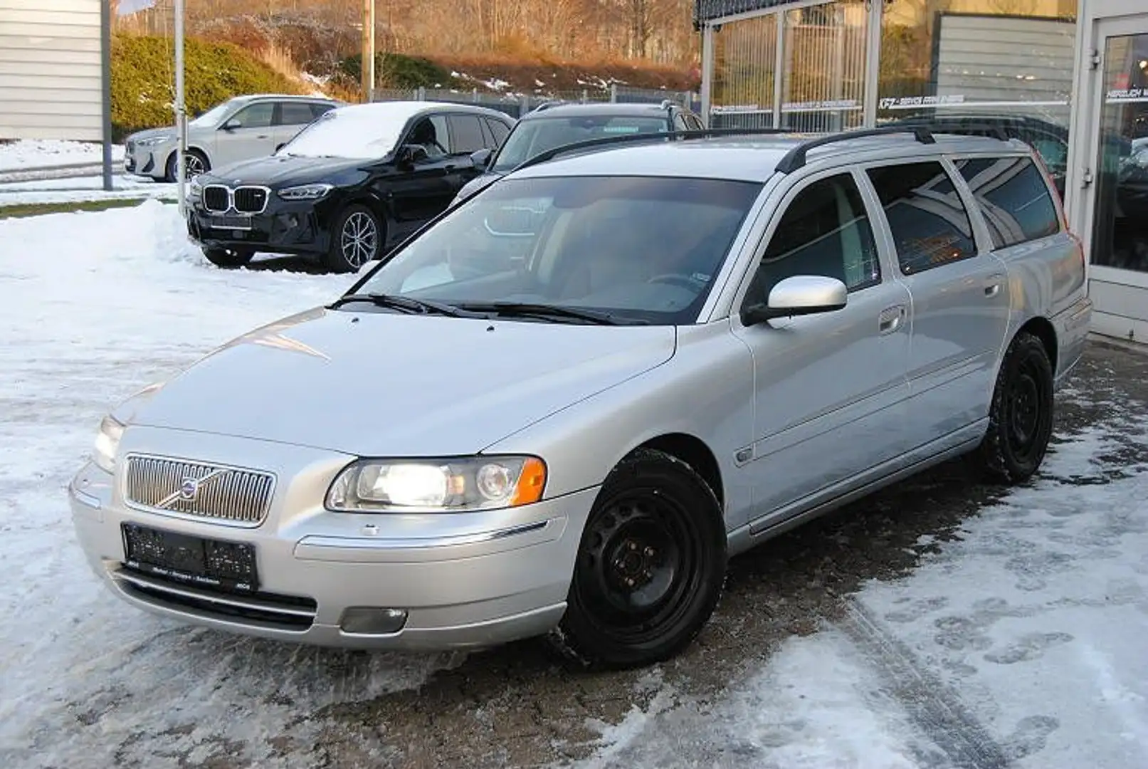 Volvo V70 D5 Autom.Xenon.Leder.Navi.Scheckheft Silber - 1