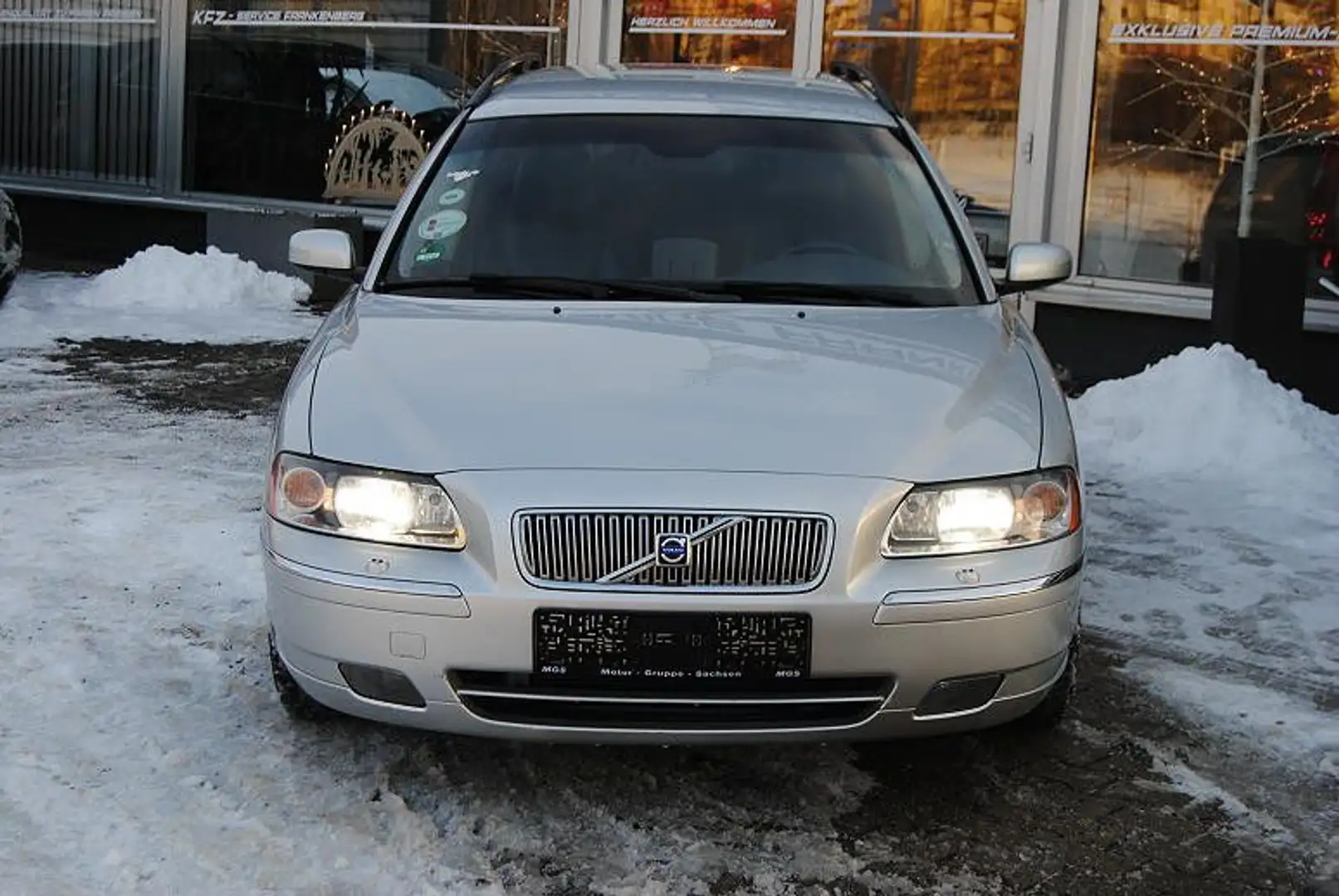 Volvo V70 D5 Autom.Xenon.Leder.Navi.Scheckheft Silber - 2