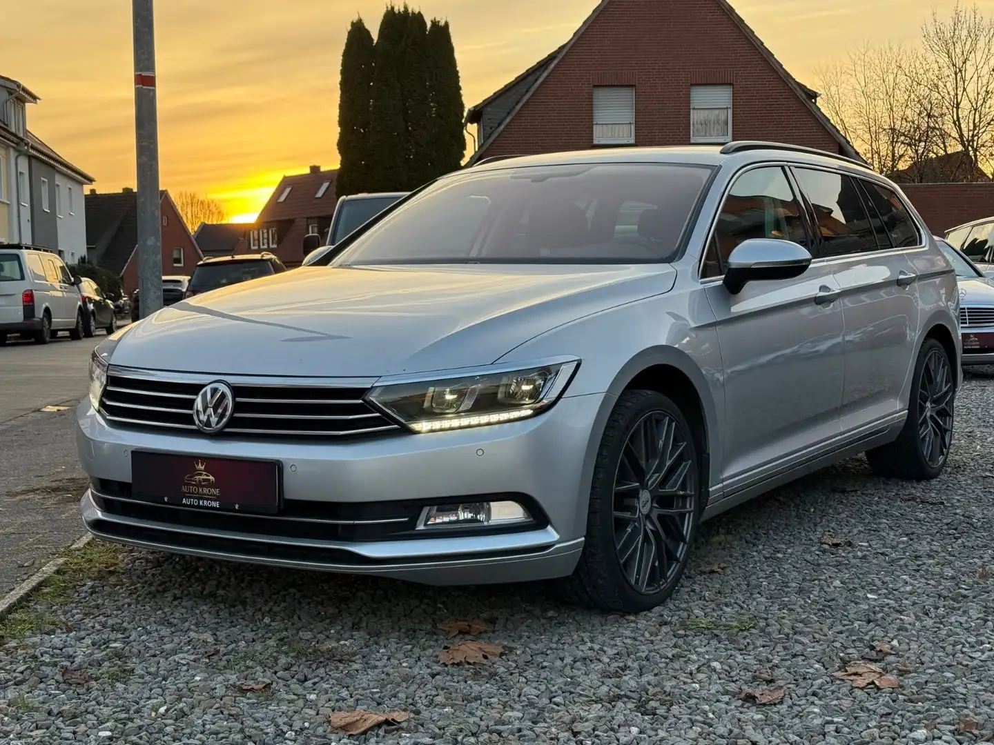 Volkswagen Passat Variant Passat 2.0 TDI Automatik LED Navi Keyless 19*Alu Silber - 1