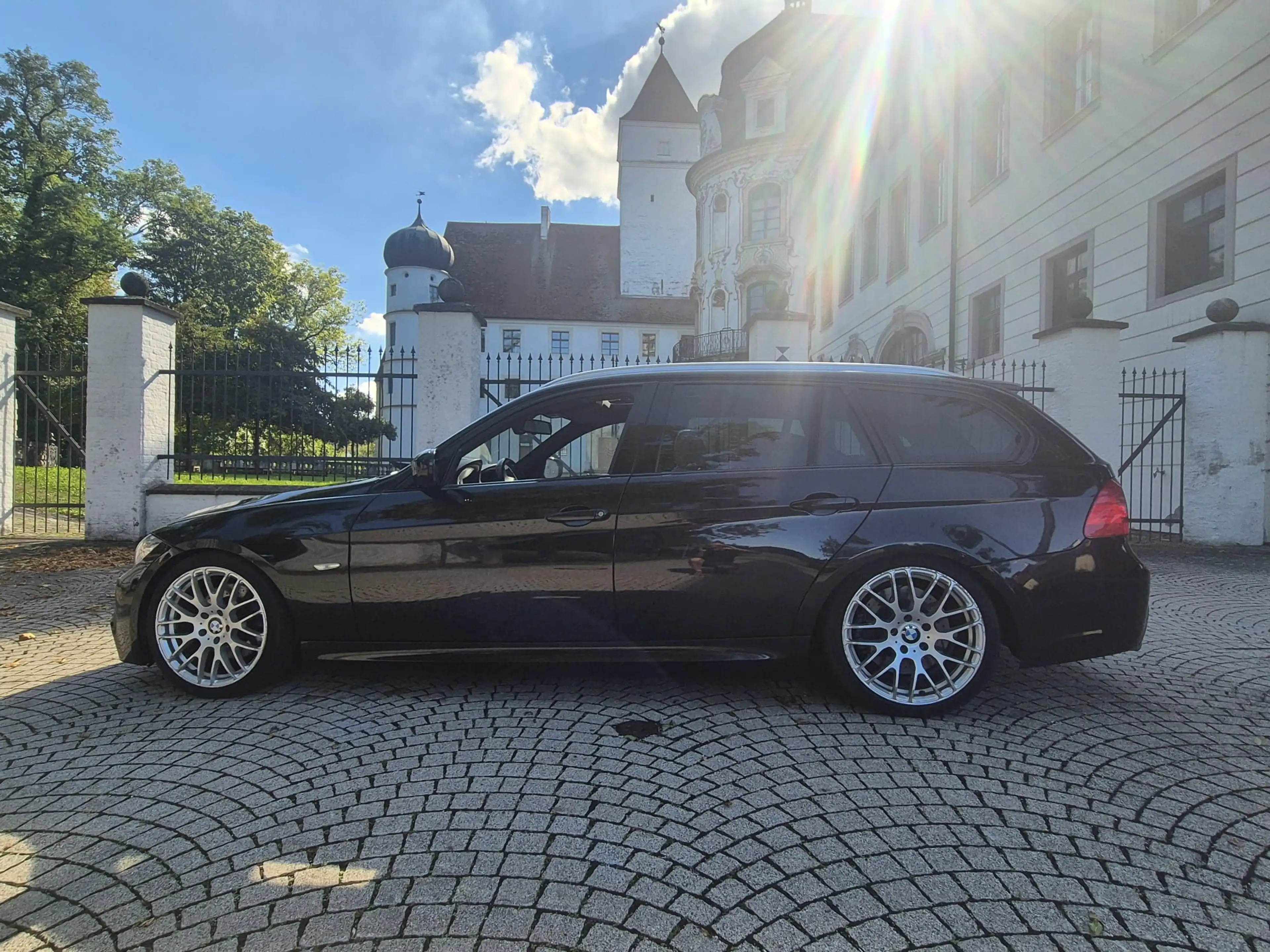 BMW 330 3er Touring Diesel 330d xDrive DPF Touring Aut. M Sport — photo 2
