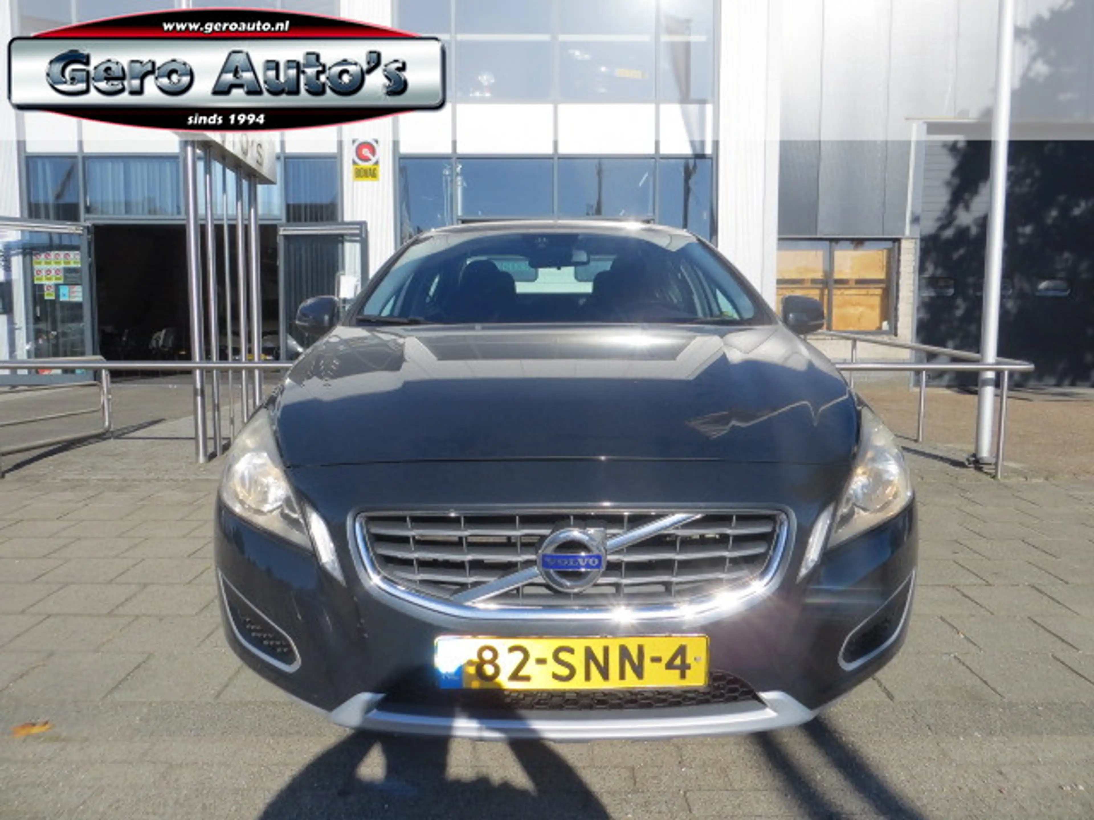 Volvo S60 1.6 T4 Kinetic 180 pk ,zeer nette auto ,prima onde — photo 13