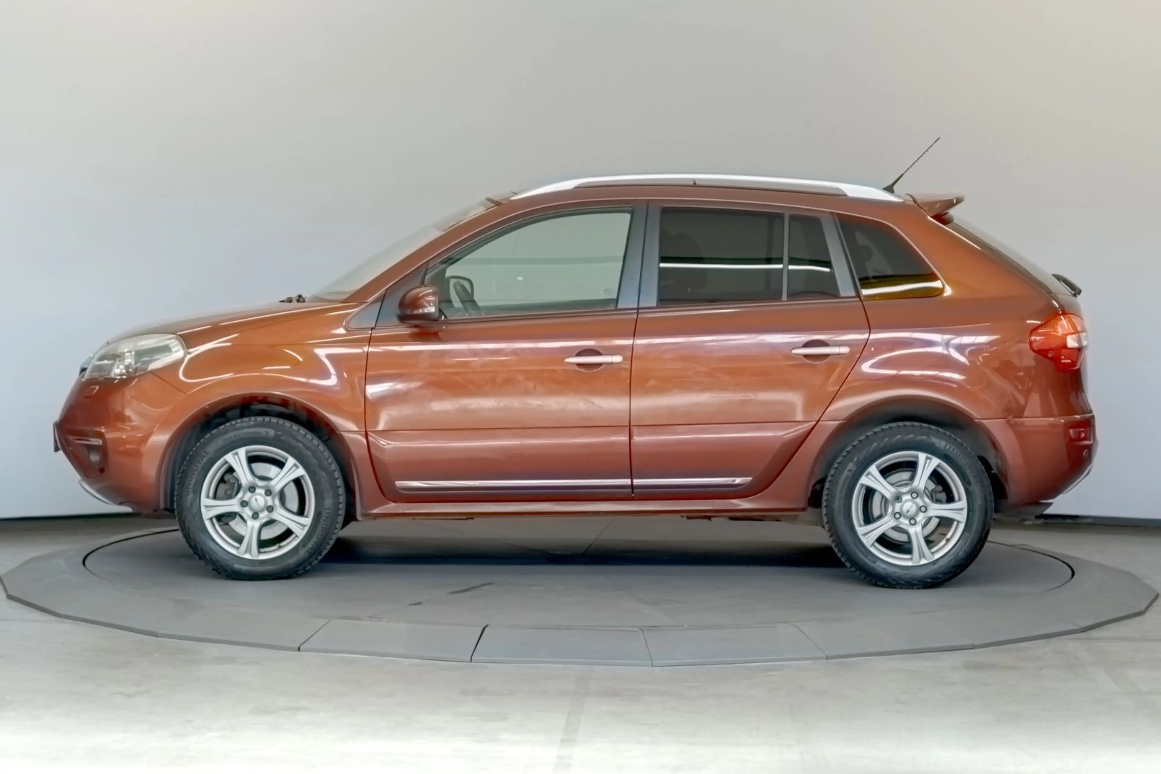 Renault Koleos 2.0 dCi Night&Day Kamera Schiebedach BOSE — photo 2