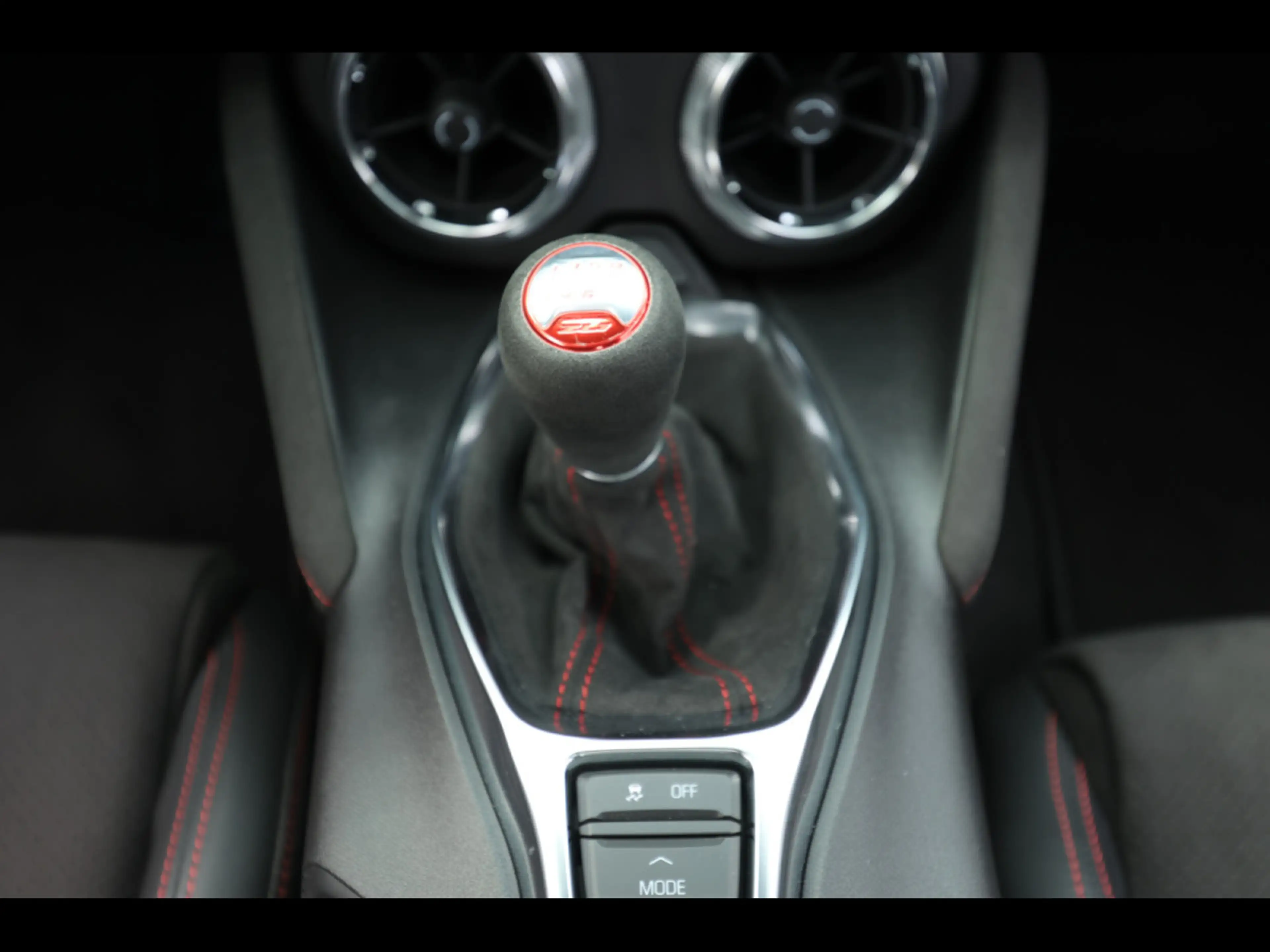 Chevrolet Camaro ZL1°MANUAL 6°PANO°RECARO°KEYLESS°BOSE°KAM°HUD — photo 15