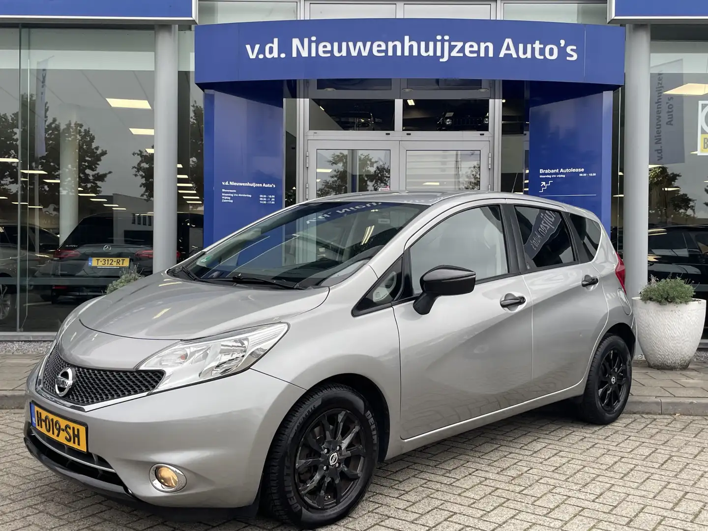 Nissan Note 1.2 Connect Edition Navigatie | Camera | Trekhaak Gris - 1