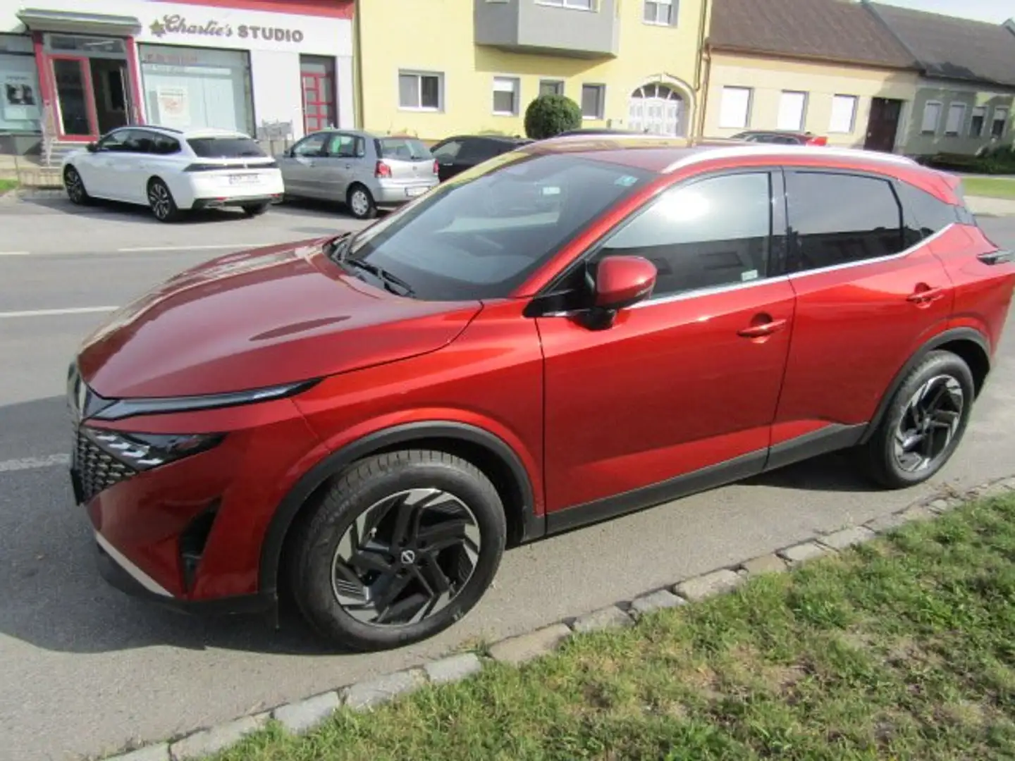 Nissan Qashqai 1,3 DIG-T MHEV 4x4 N-Connecta Xtronic N-Connecta Rot - 1