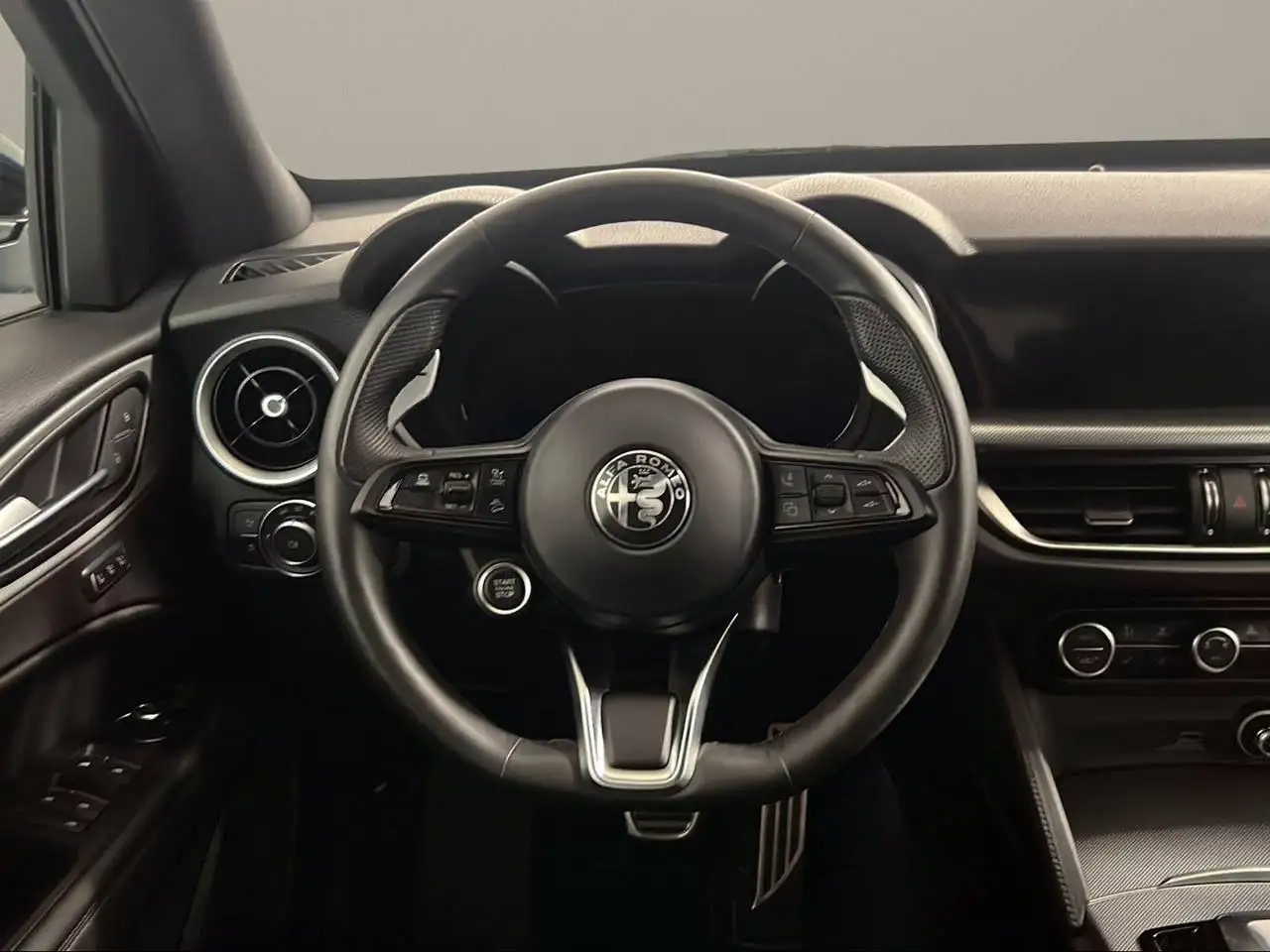 Alfa Romeo Stelvio 2024 — фото 18