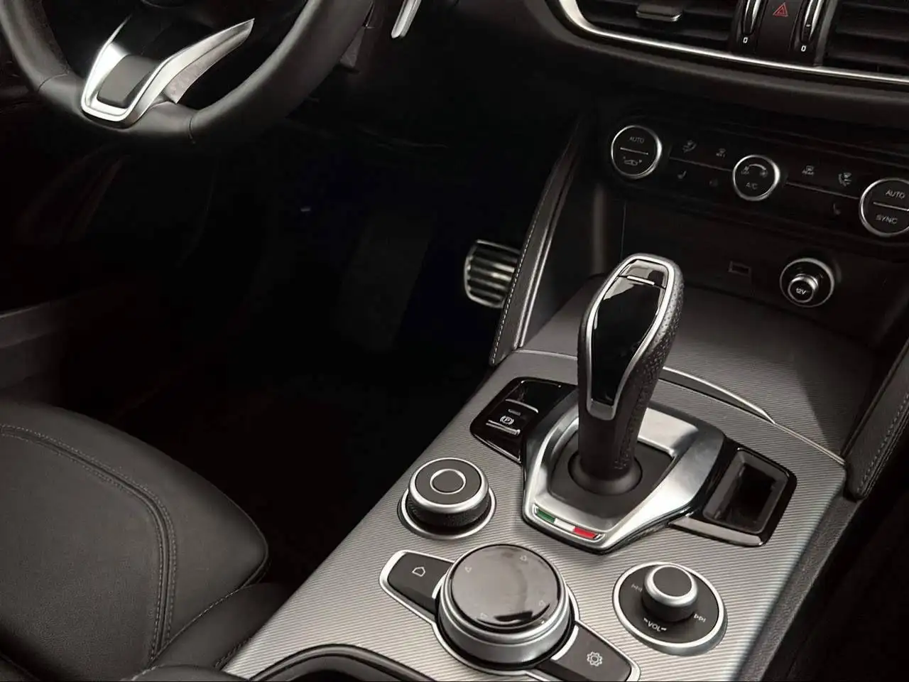 Alfa Romeo Stelvio 2024 — фото 29