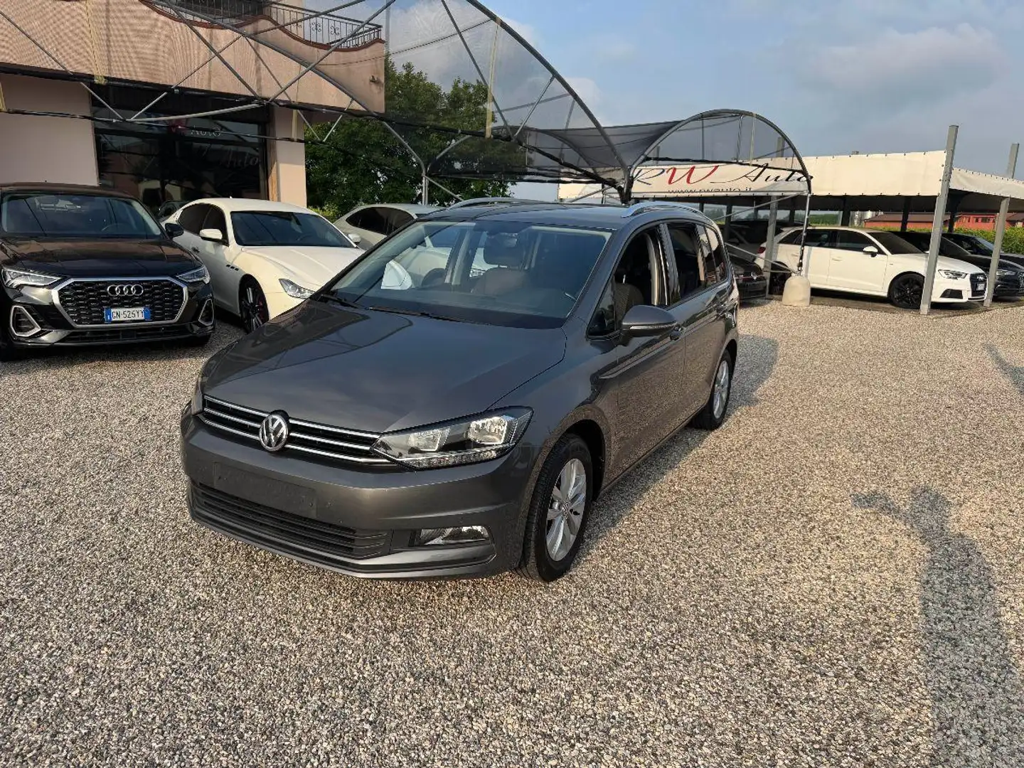 Volkswagen Touran 1.6 TDI Comfortline BMT Gris - 2