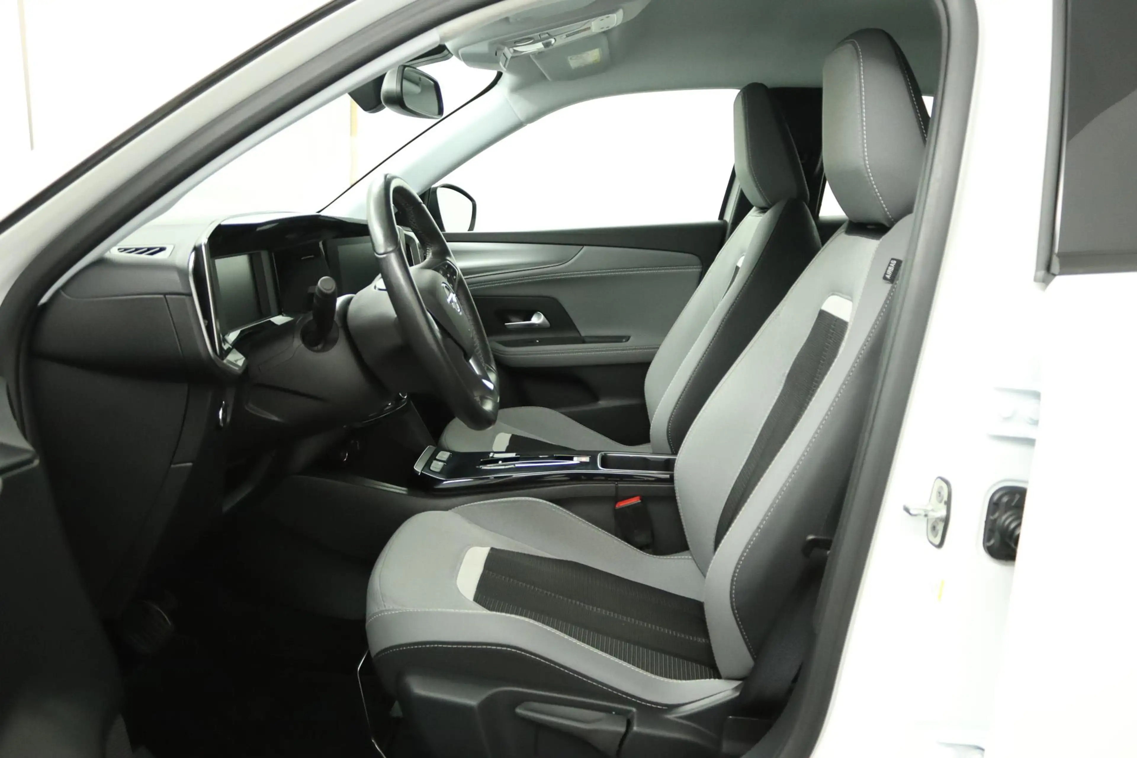 Opel Mokka-E Elegance 50-kWh 11kw Apple carplay/android auto | — photo 14