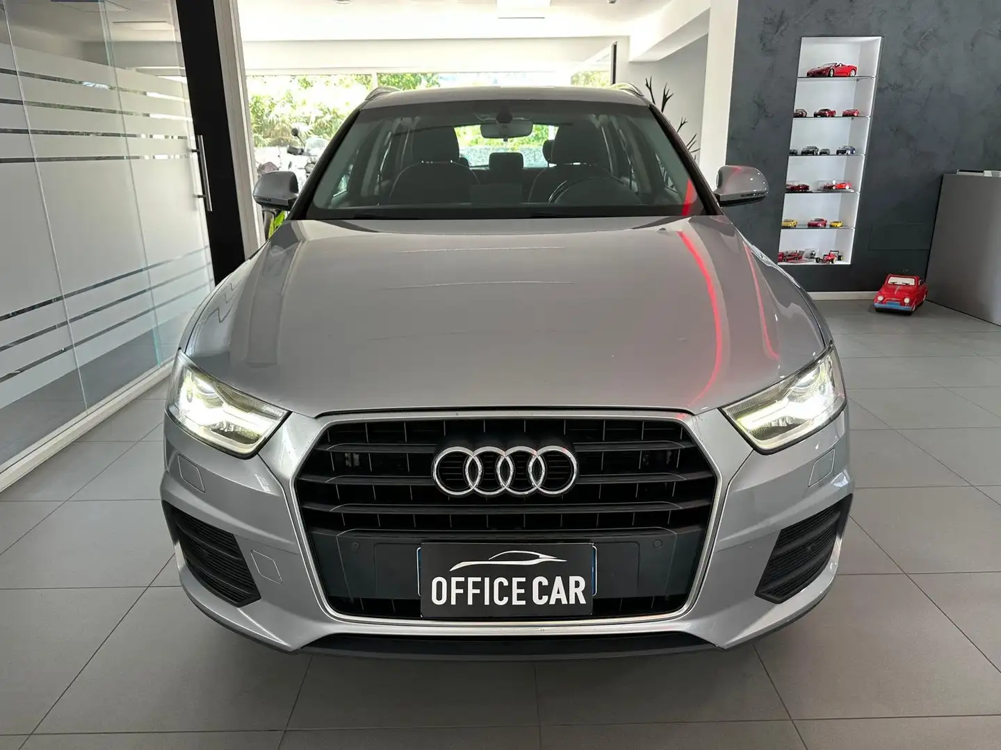 Audi Q3 2.0 tdi Business 120cv Argento - 2