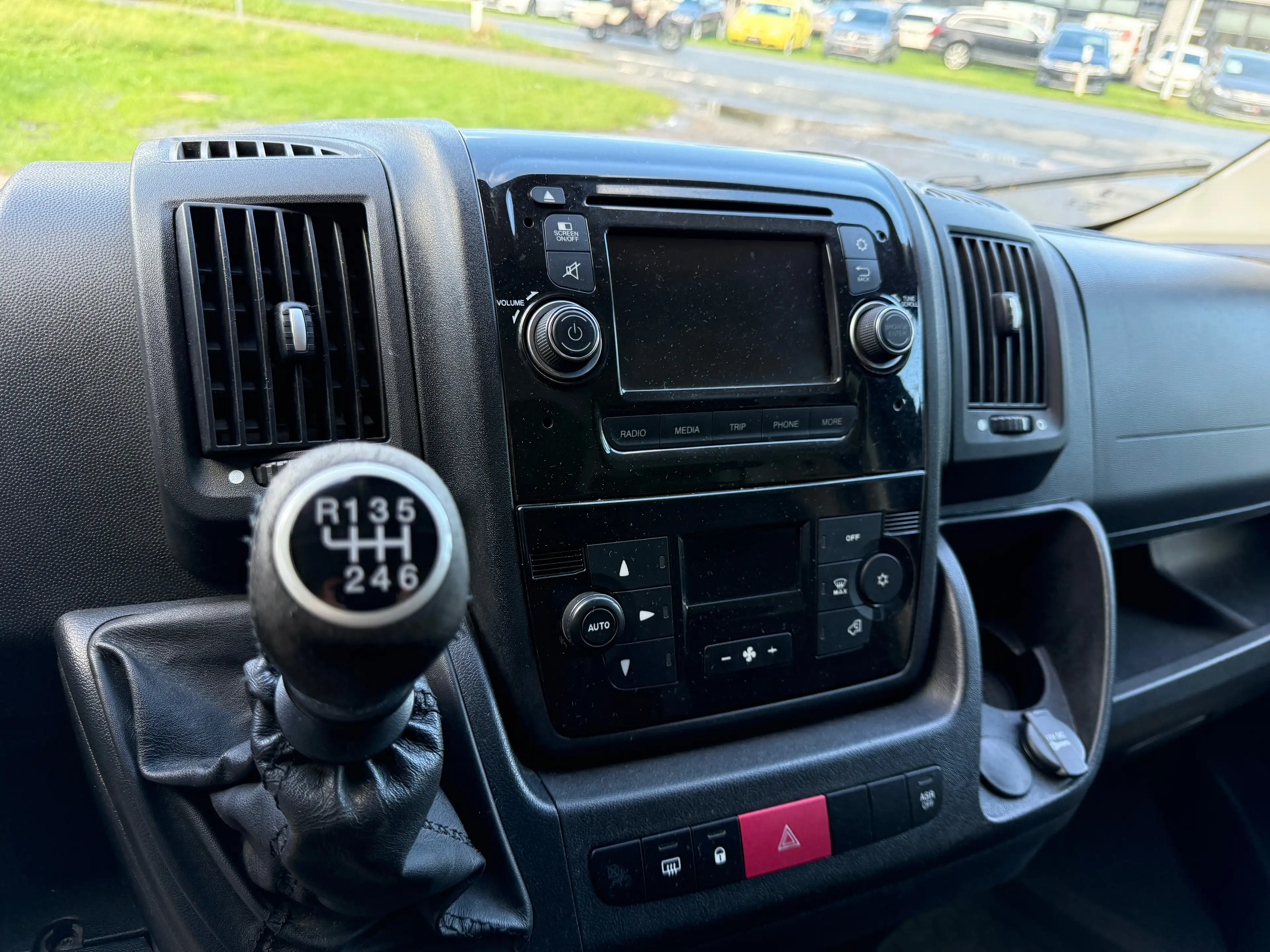 Peugeot Boxer Kasten 435 BlueHDi 160 L4H2 Premium *1.Hand*HU neu*Kamera*AHK*Klimaautom.* — photo 12