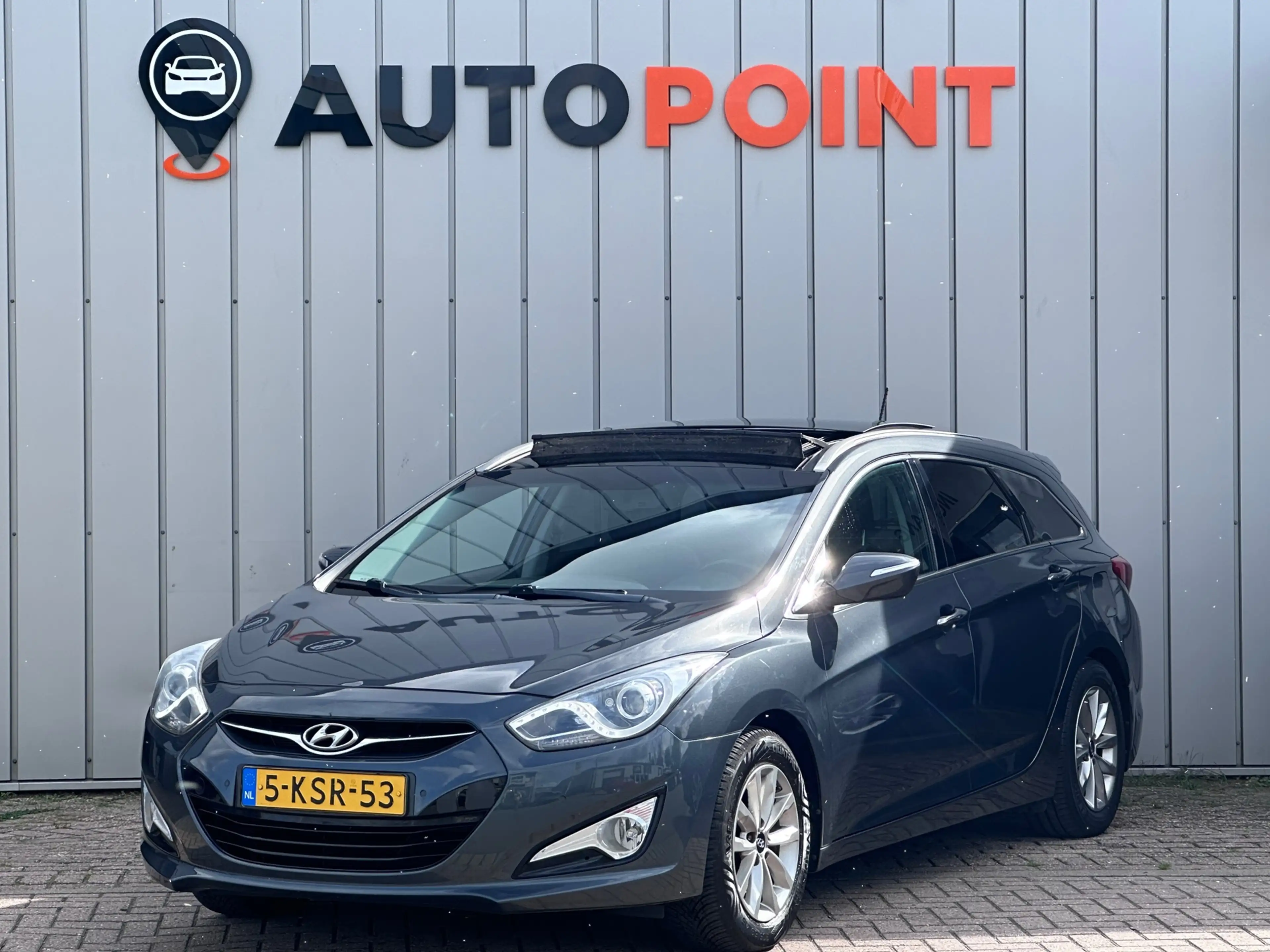 Hyundai i40 Wagon 2.0 GDI Business Edition PANO TREKHAAK CAMER — photo 2