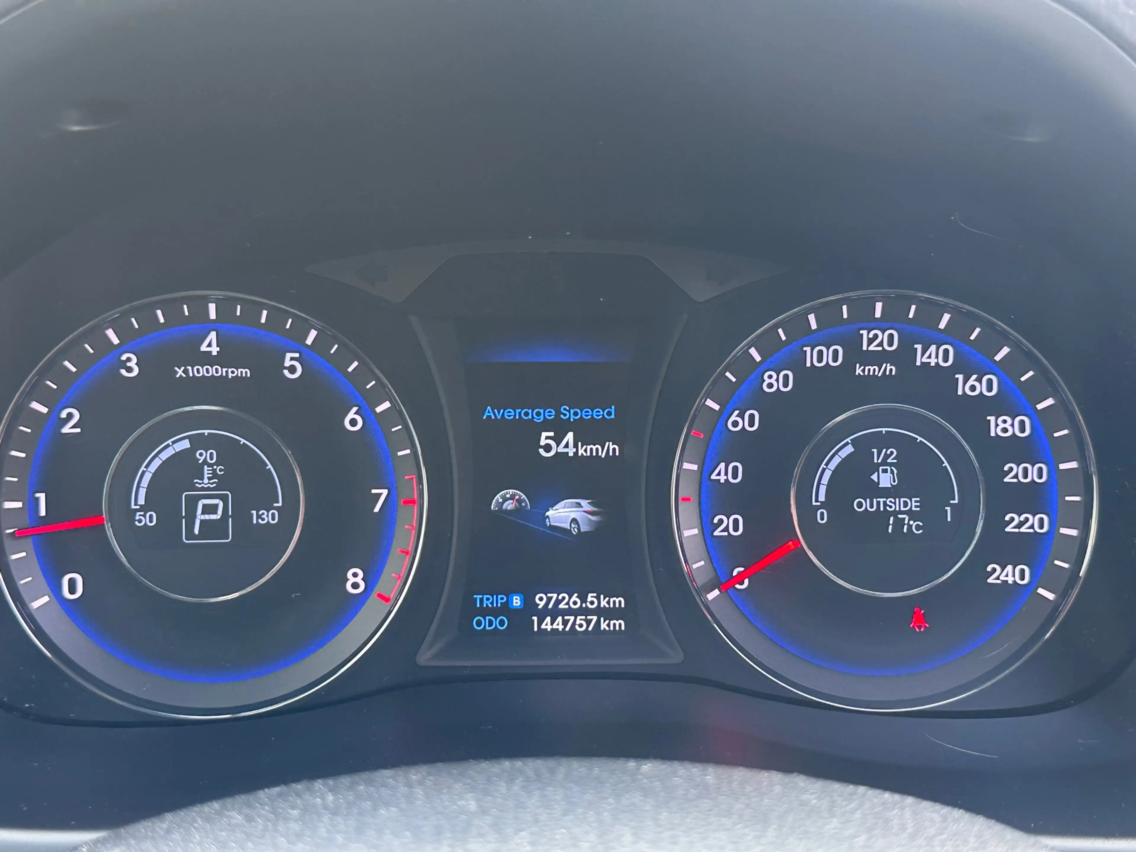 Hyundai i40 Wagon 2.0 GDI Business Edition PANO TREKHAAK CAMER — photo 15