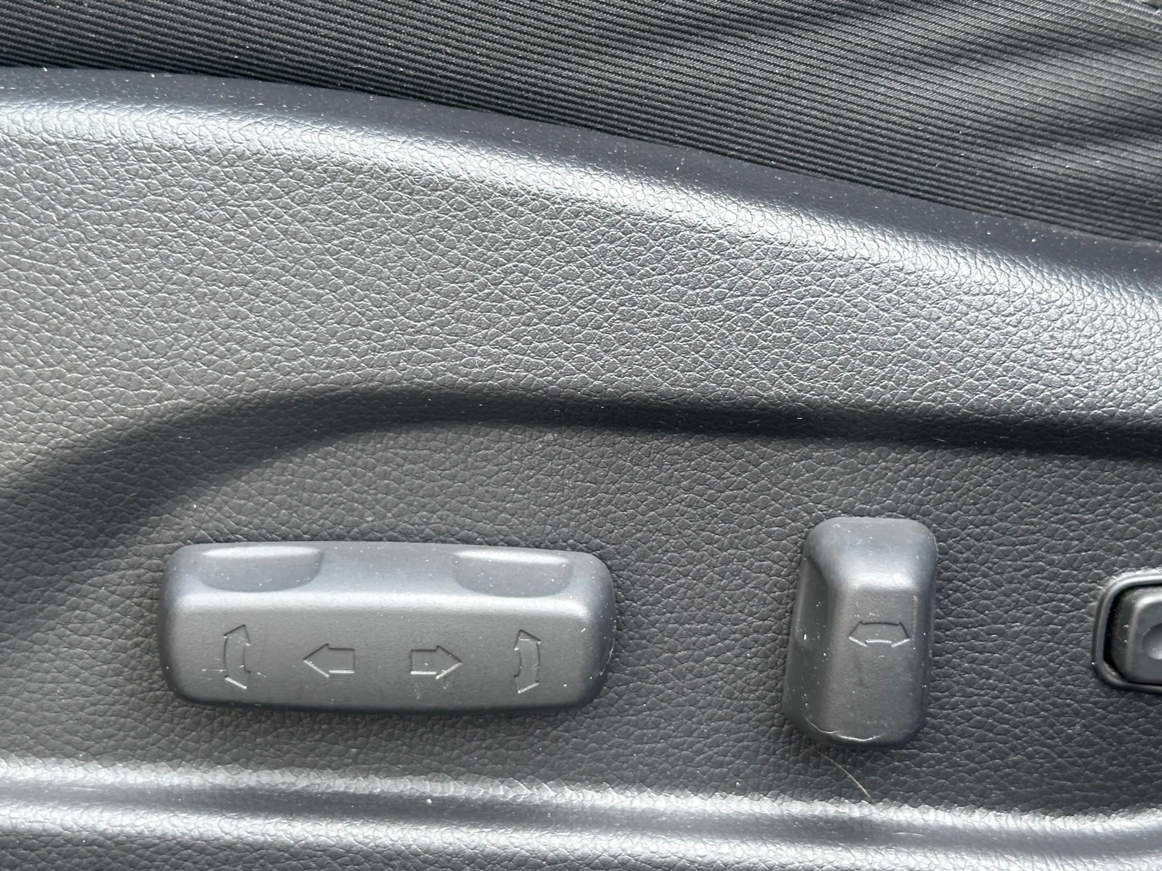 Hyundai i40 Wagon 2.0 GDI Business Edition PANO TREKHAAK CAMER — photo 8