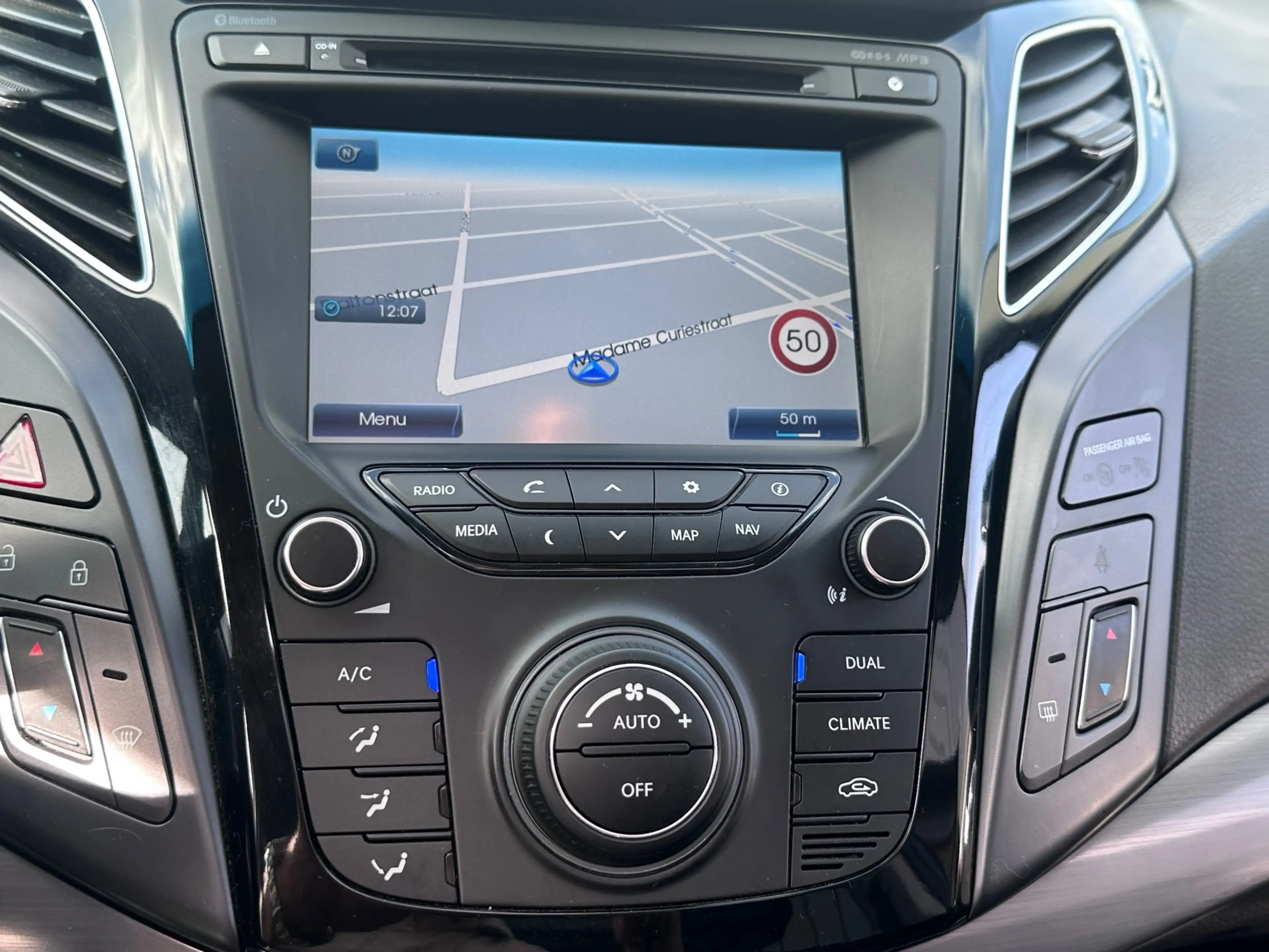 Hyundai i40 Wagon 2.0 GDI Business Edition PANO TREKHAAK CAMER — photo 12