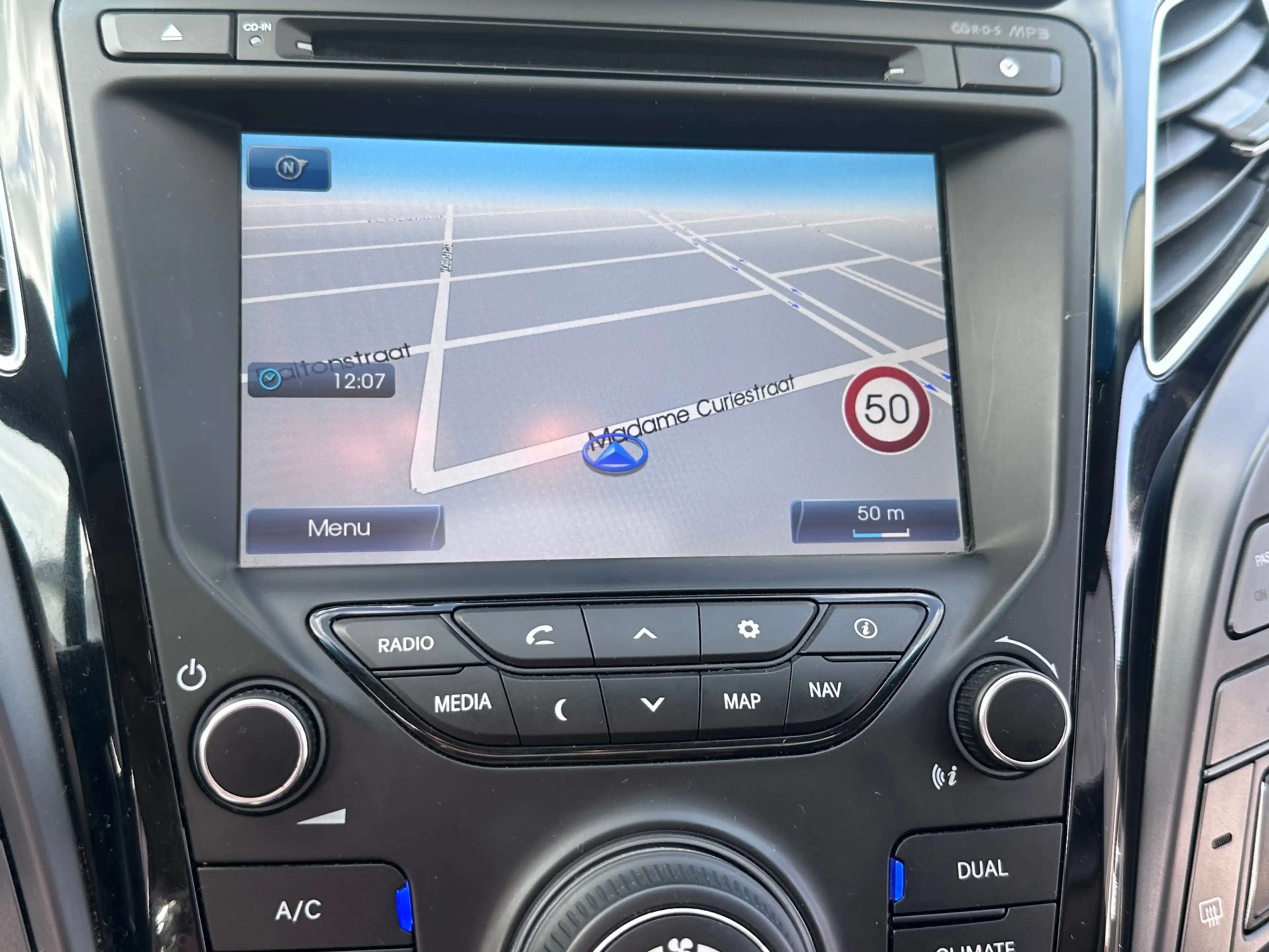 Hyundai i40 Wagon 2.0 GDI Business Edition PANO TREKHAAK CAMER — photo 13