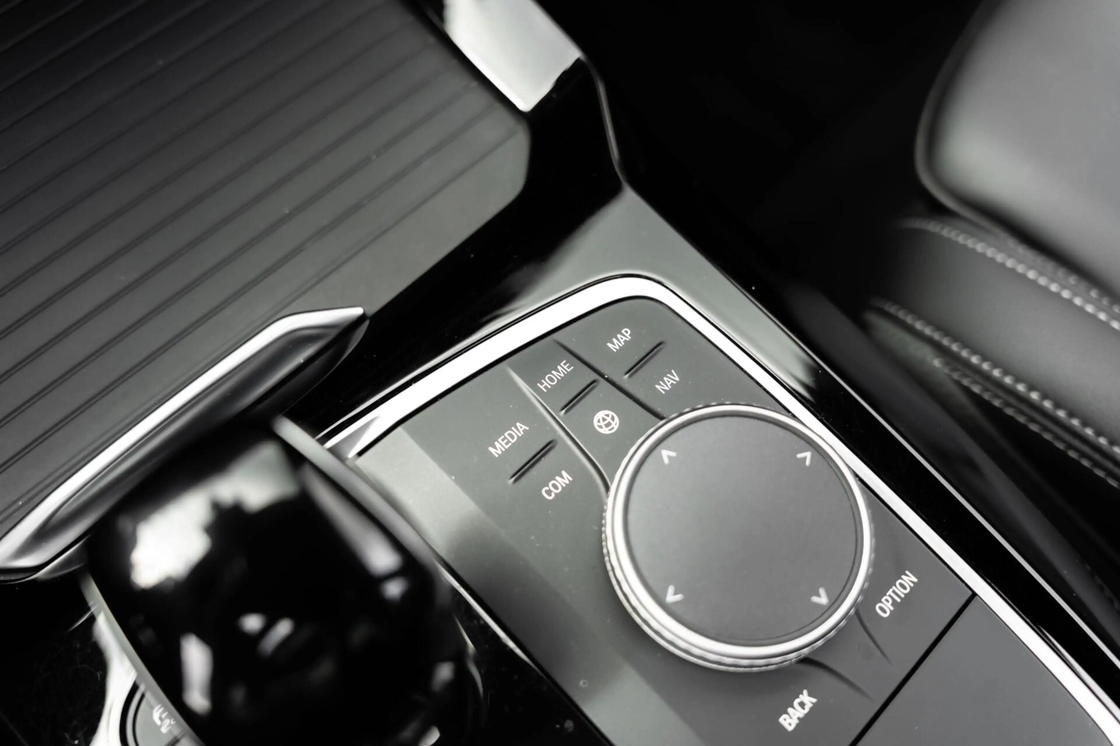 BMW X3 XDrive30e M-sport H&K 360 Pano HUD Trekhaak Memory — photo 42