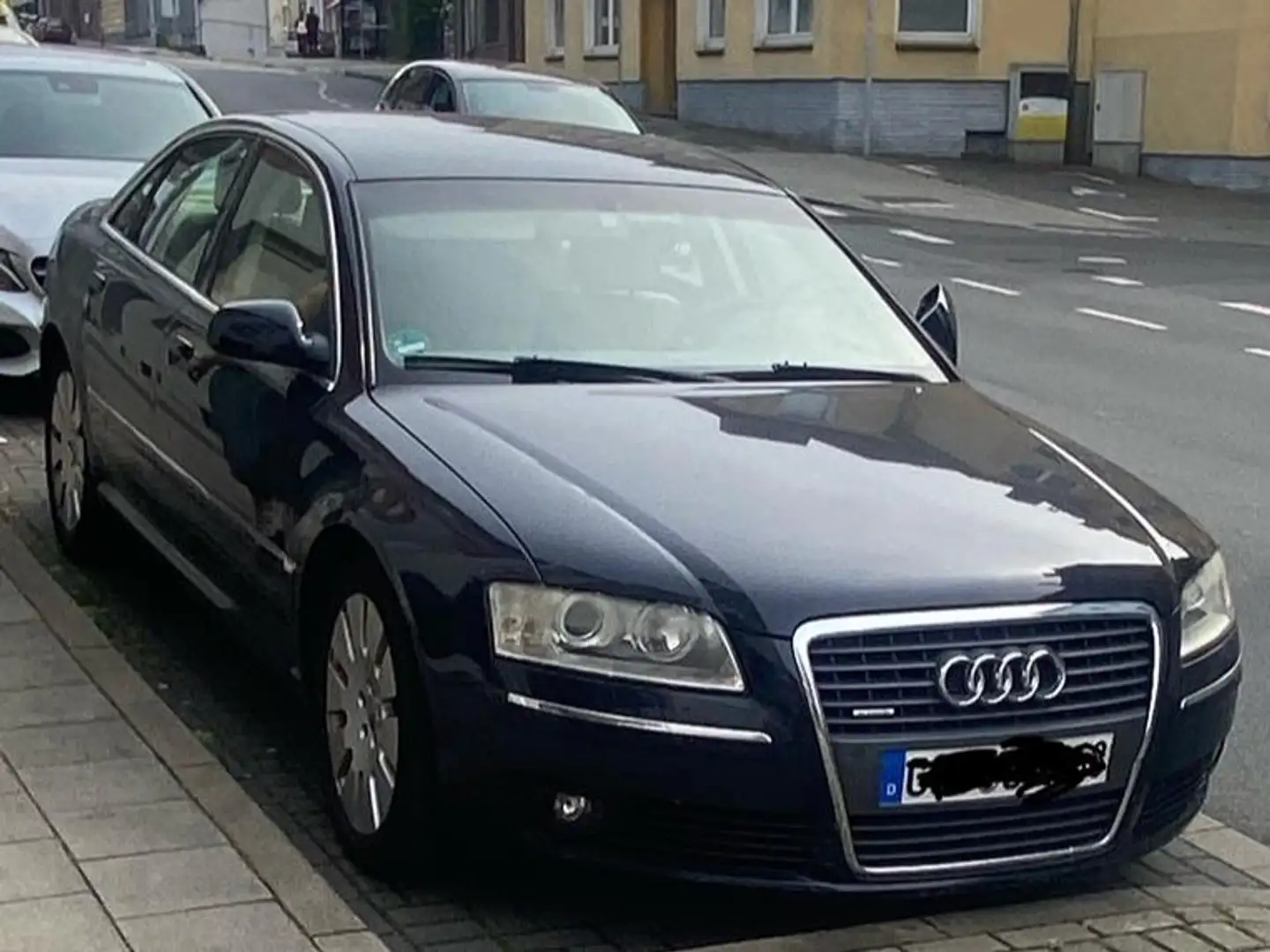 Audi A8 A8 4.2 FSI quattro Blau - 1
