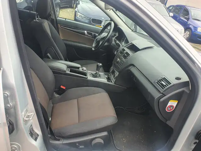 Mercedes-Benz C-Class view 11