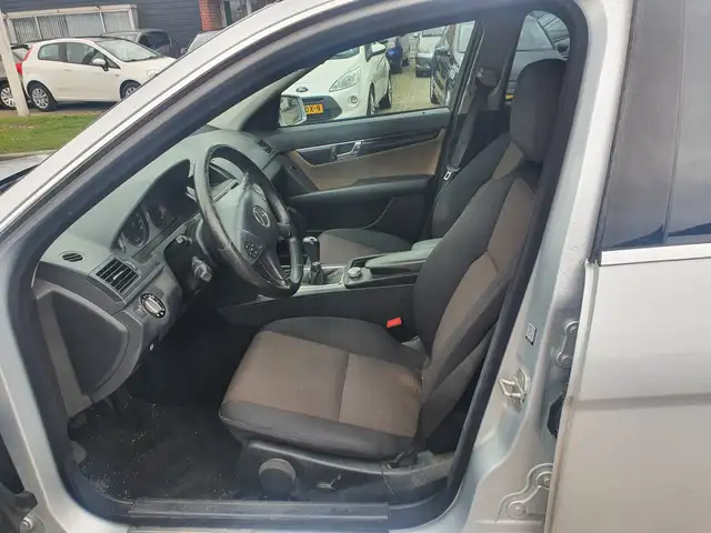 Mercedes-Benz C-Class view 5