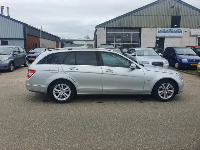 Mercedes-Benz C-Class view 8