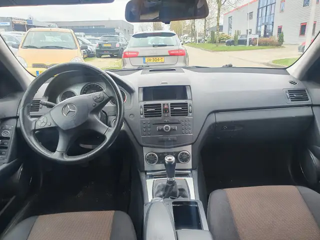 Mercedes-Benz C-Class view 6
