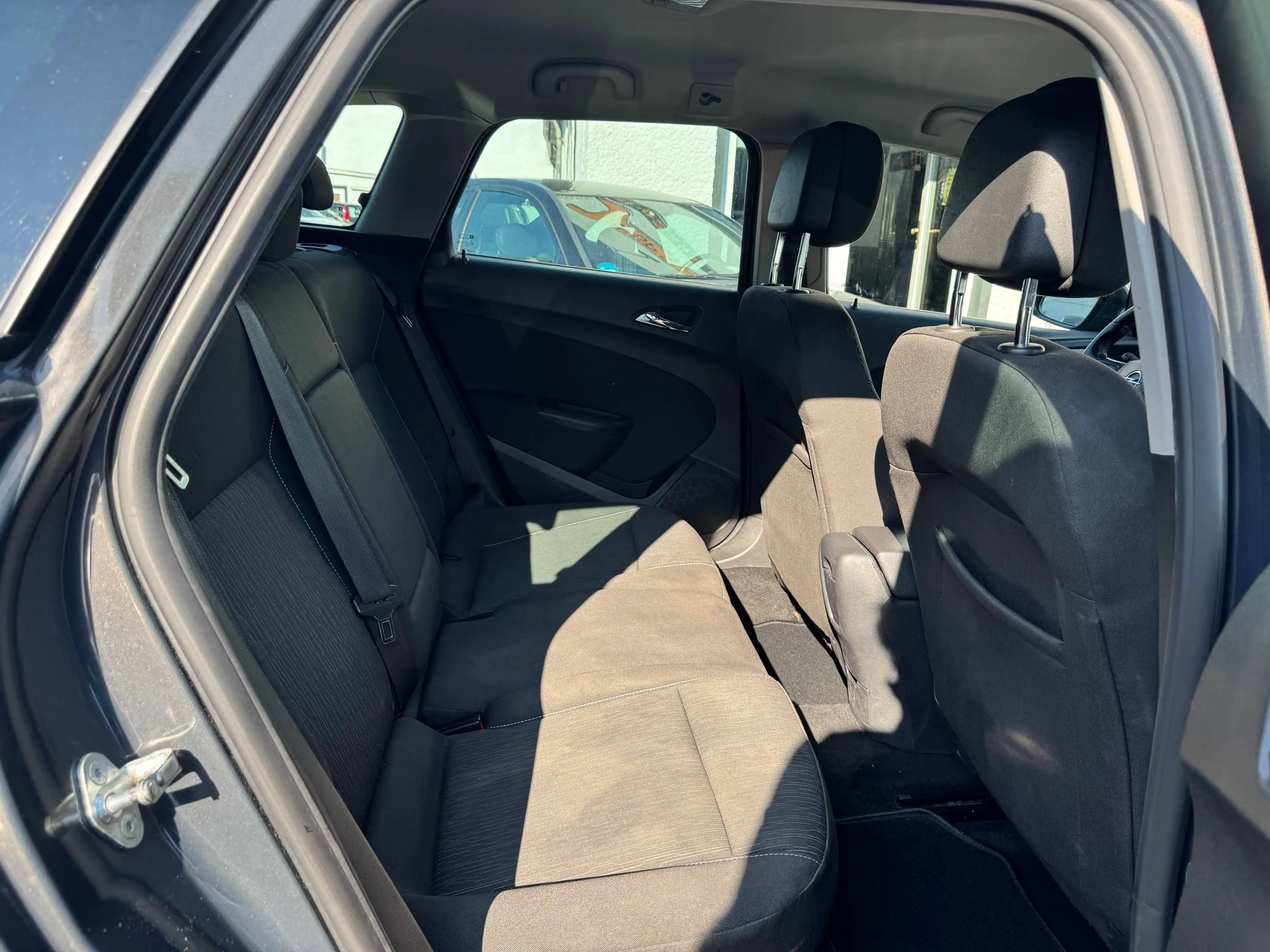 Opel Astra Kombi, Edition *1.Hand! VIELES NEU* — photo 11