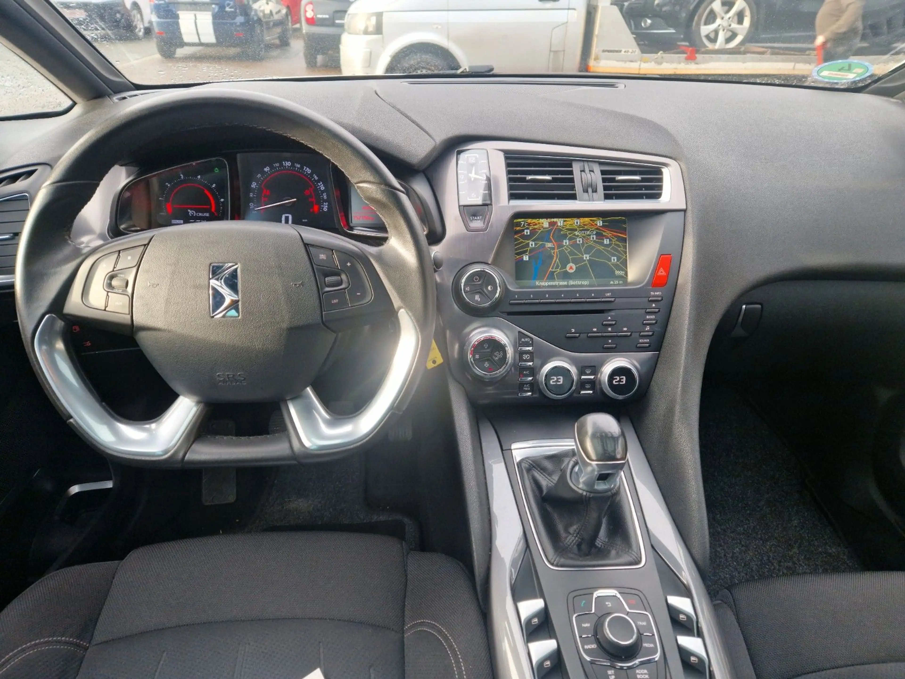 DS Automobiles DS 5 SoChic — photo 9