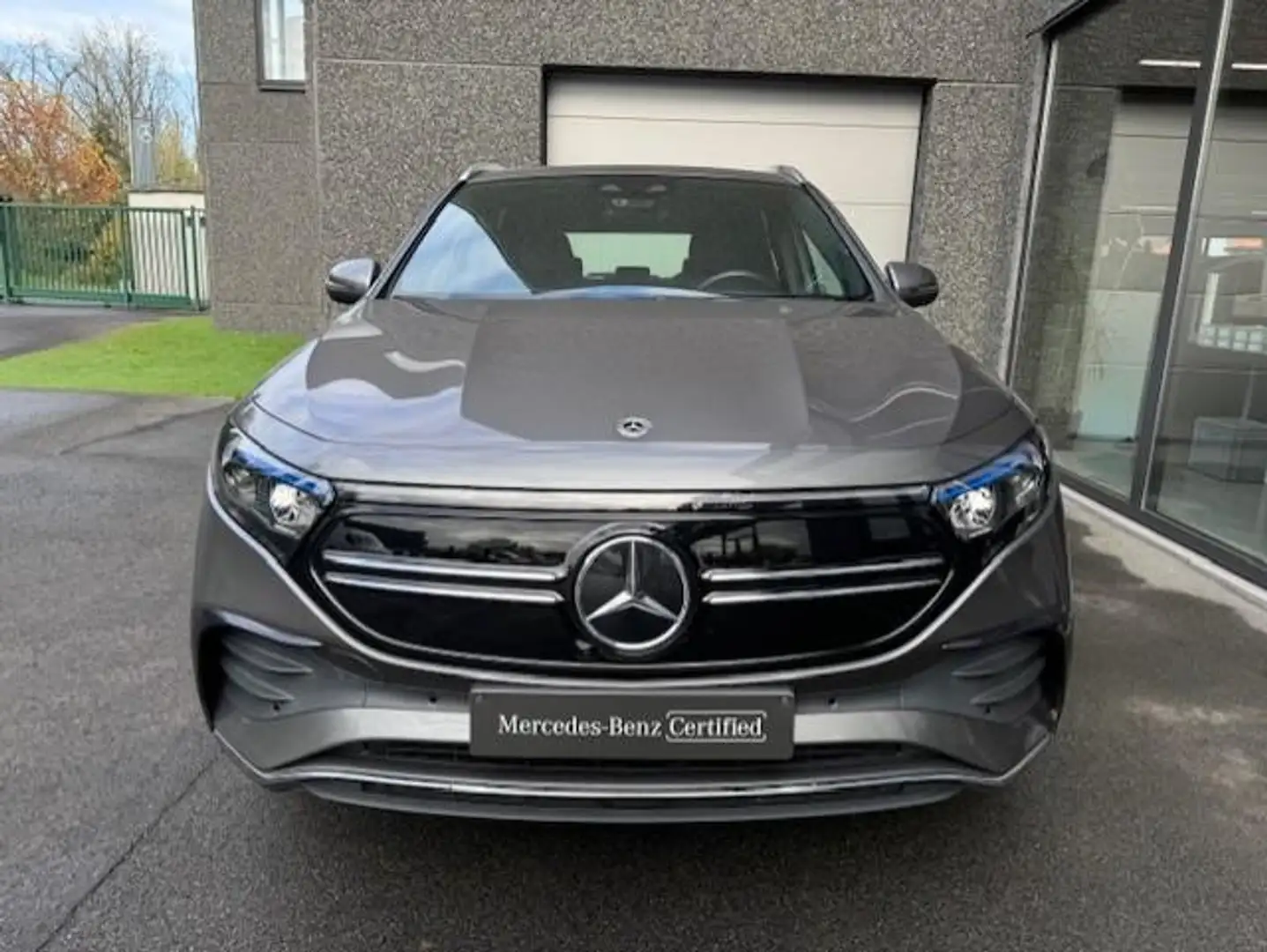 Mercedes-Benz EQA 250 AMG Line Grijs - 2