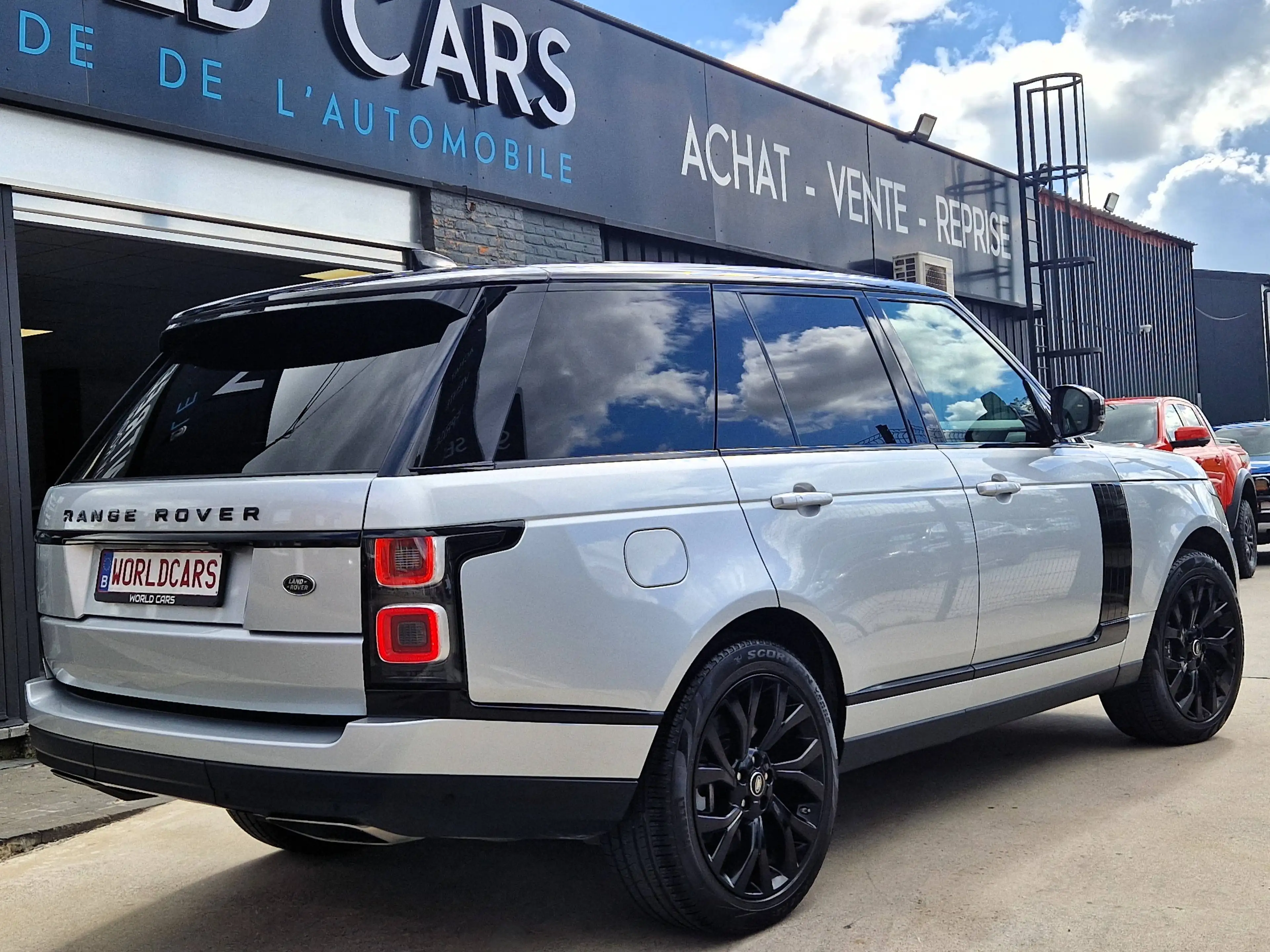 Land Rover Range Rover P400e HSE - HYBRIDE - TOIT PANO OUVRANT - CAM 360 -  HEAD UP DISPLAY - FULL FULL OPTIONS — photo 4
